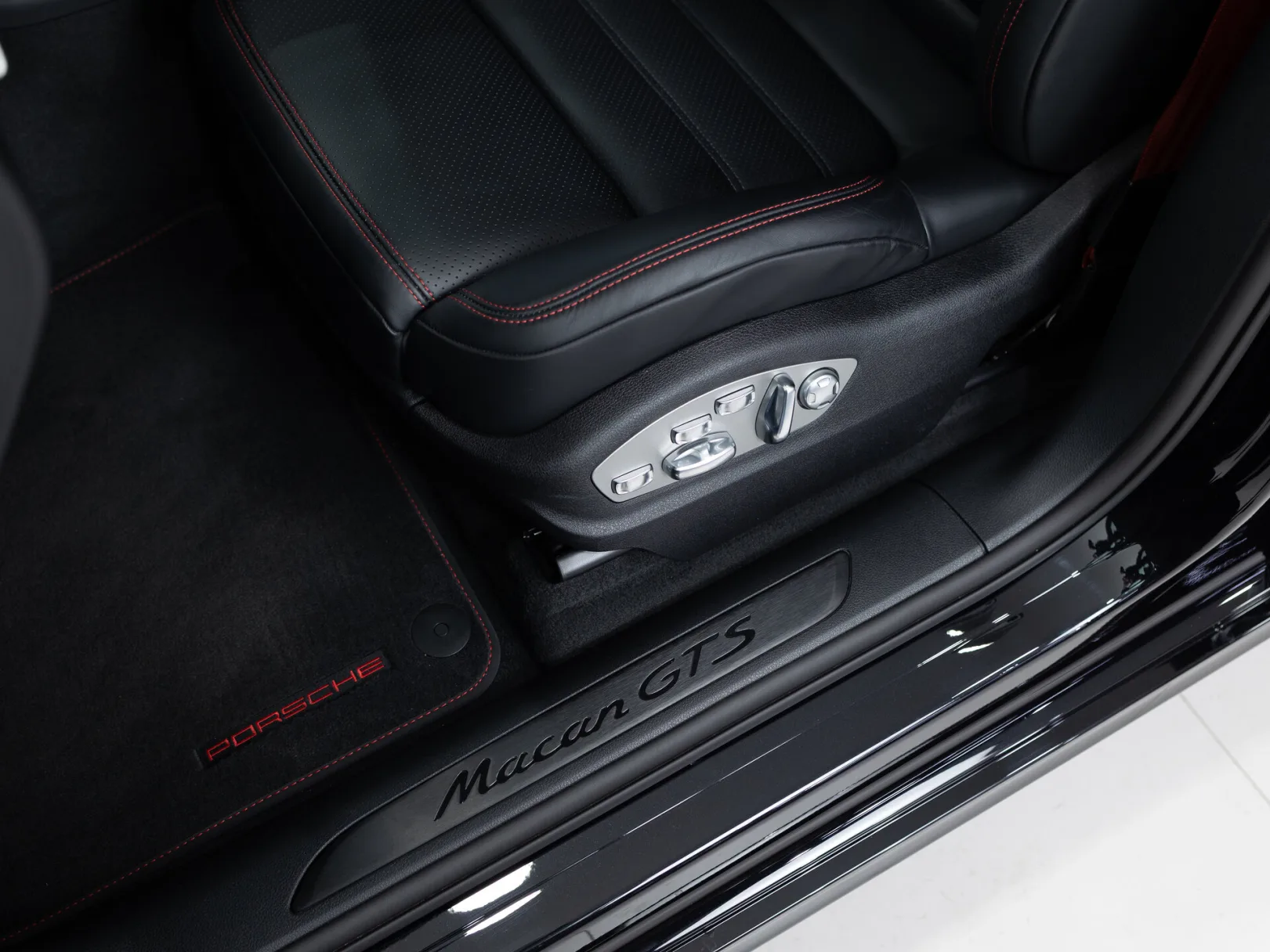 Porsche Macan GTS I Рестайлинг 2, 2025 — экстерьер, фото 12