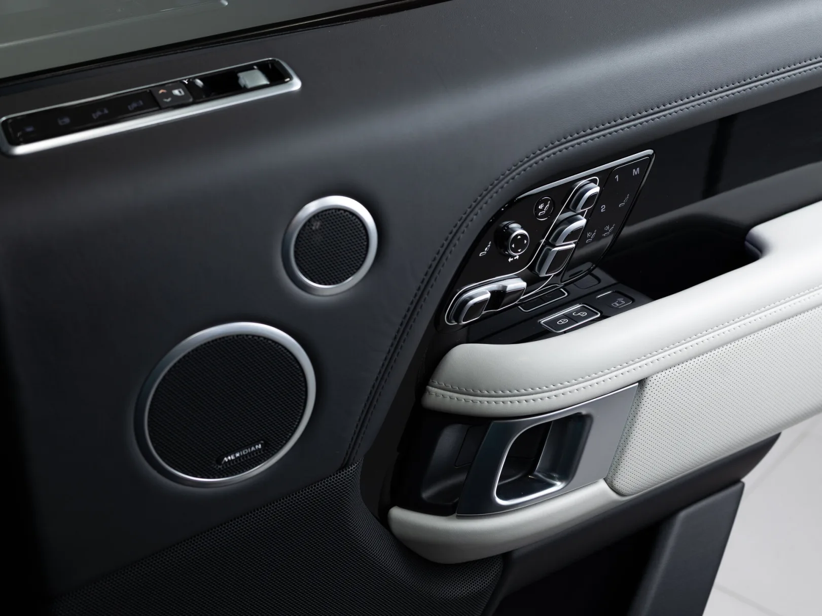 Land Rover Range Rover SVAutobiography Dynamic IV Рестайлинг, 2019 — экстерьер, фото 29