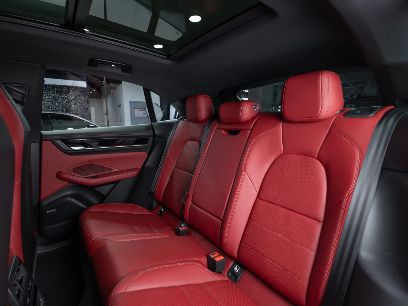 Porsche Macan 4 Electric II, 2025 — экстерьер, фото 30