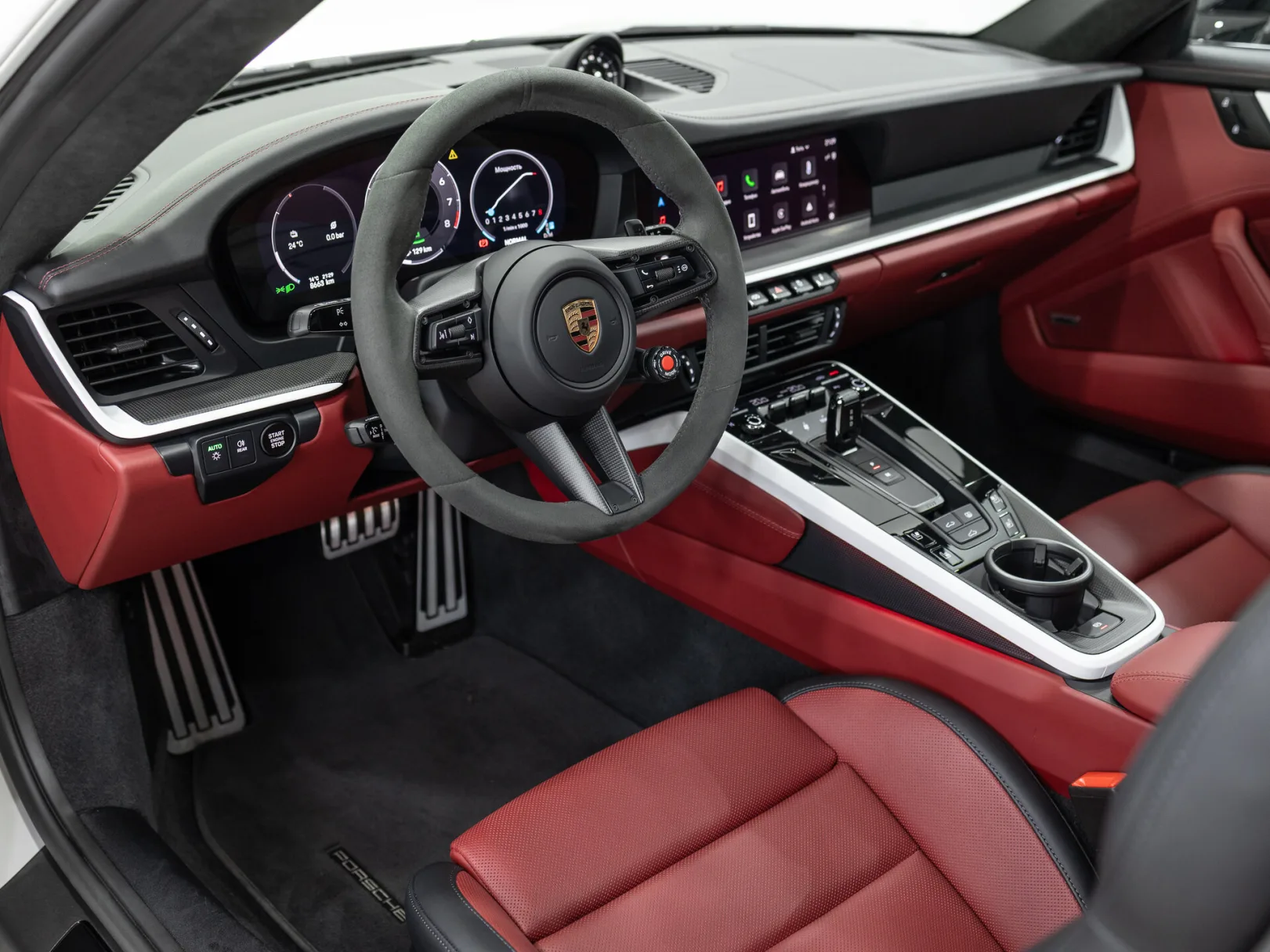 Porsche 911 Carrera 4 GTS VIII (992) Рестайлинг, 2025 — экстерьер, фото 12