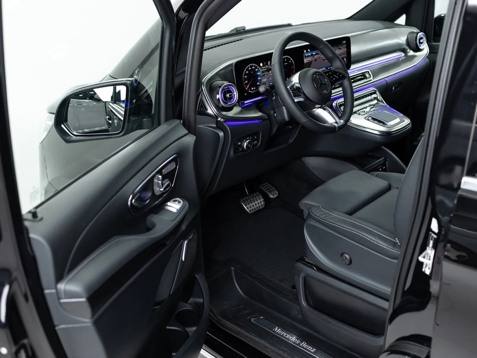 Mercedes-Benz V-Класс Exclusive III (W447) Рестайлинг 2, 2025 — экстерьер, фото 8