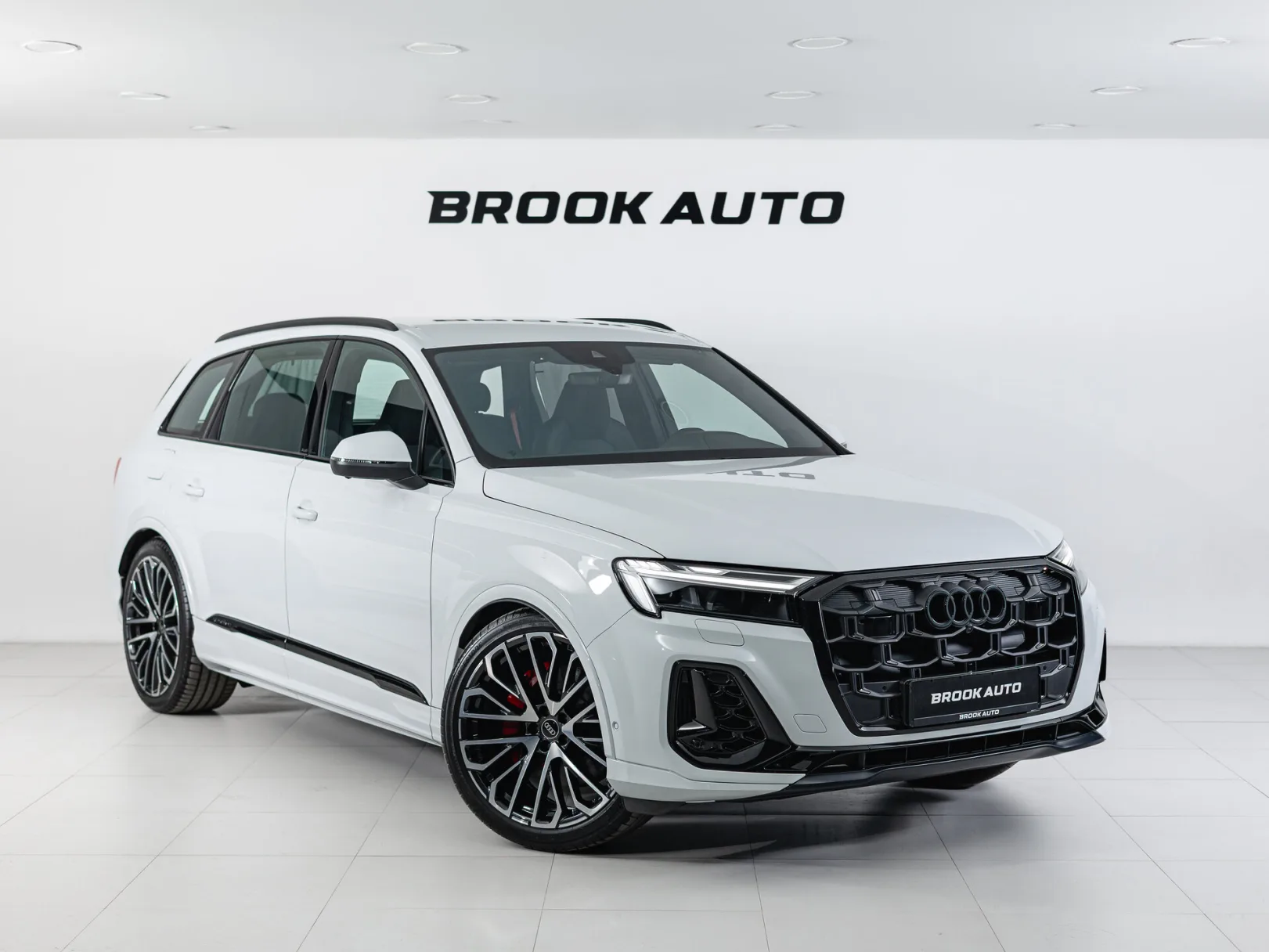 Audi Q7 55 TFSI quattro tiptronic II (4M) Рестайлинг 2, 2024 — экстерьер, фото 3