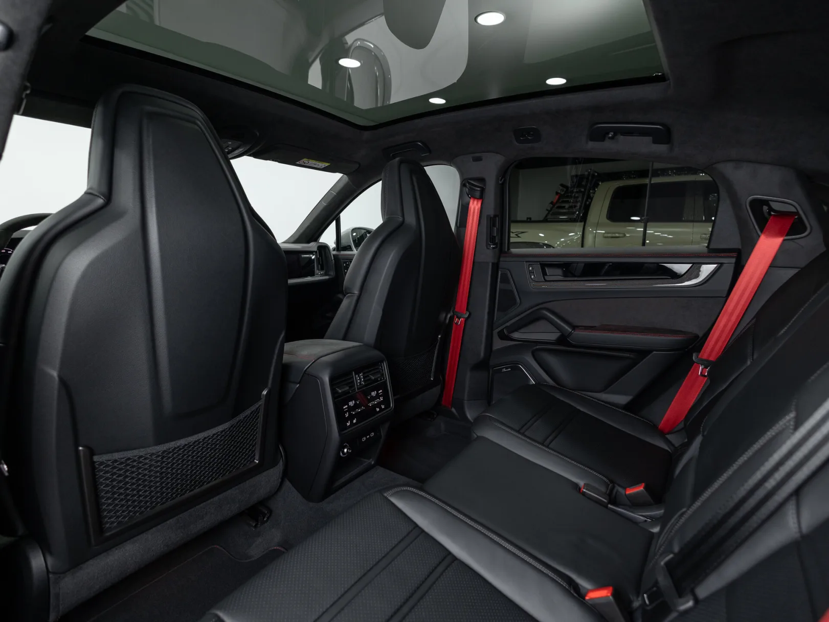 Porsche Cayenne GTS Coupé III Рестайлинг, 2026 — экстерьер, фото 30