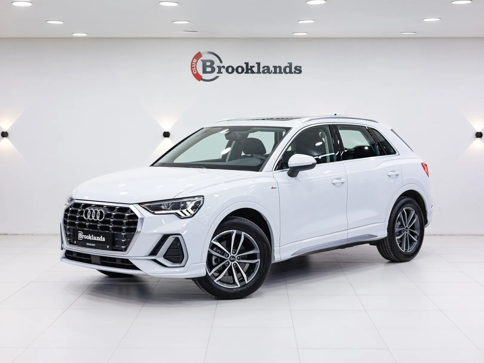Audi Q3 35 TFSI Aggressive dynamic II (F3), 2023 — экстерьер, фото 1
