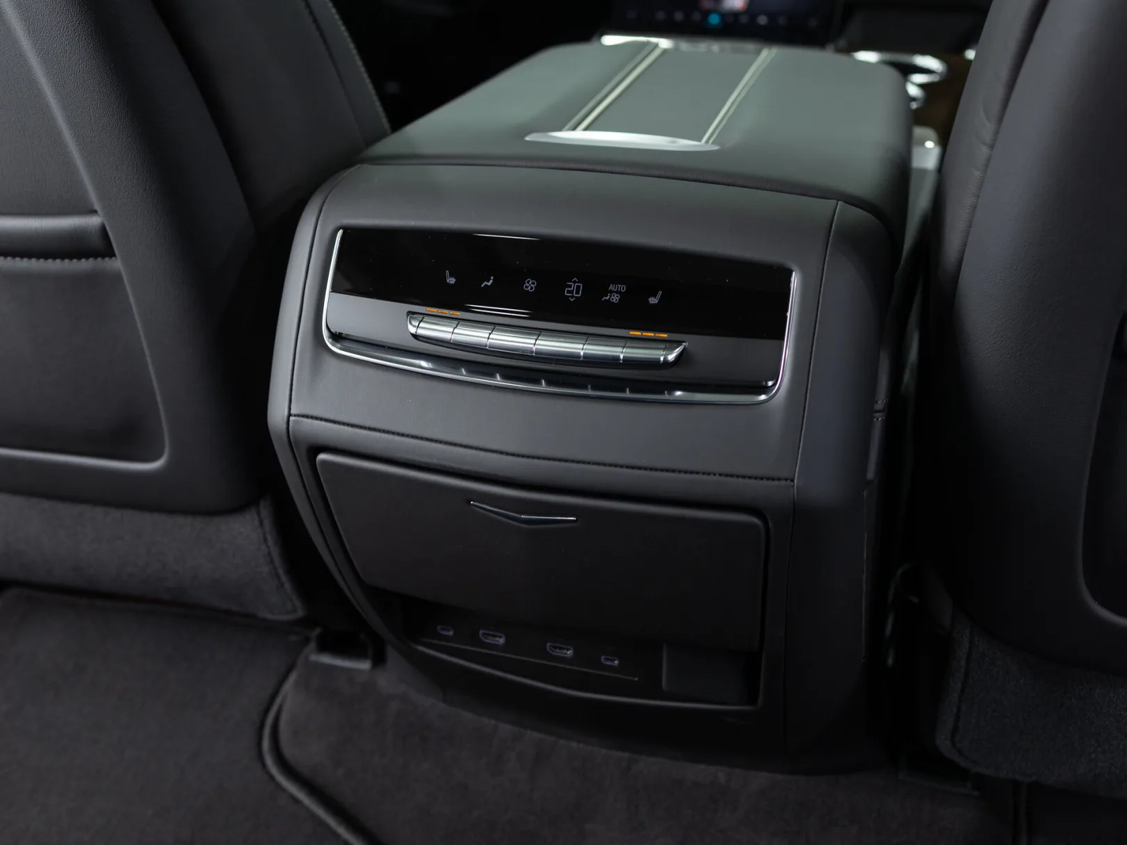 Cadillac Escalade Sport Platinum V Рестайлинг, 2025 — экстерьер, фото 30