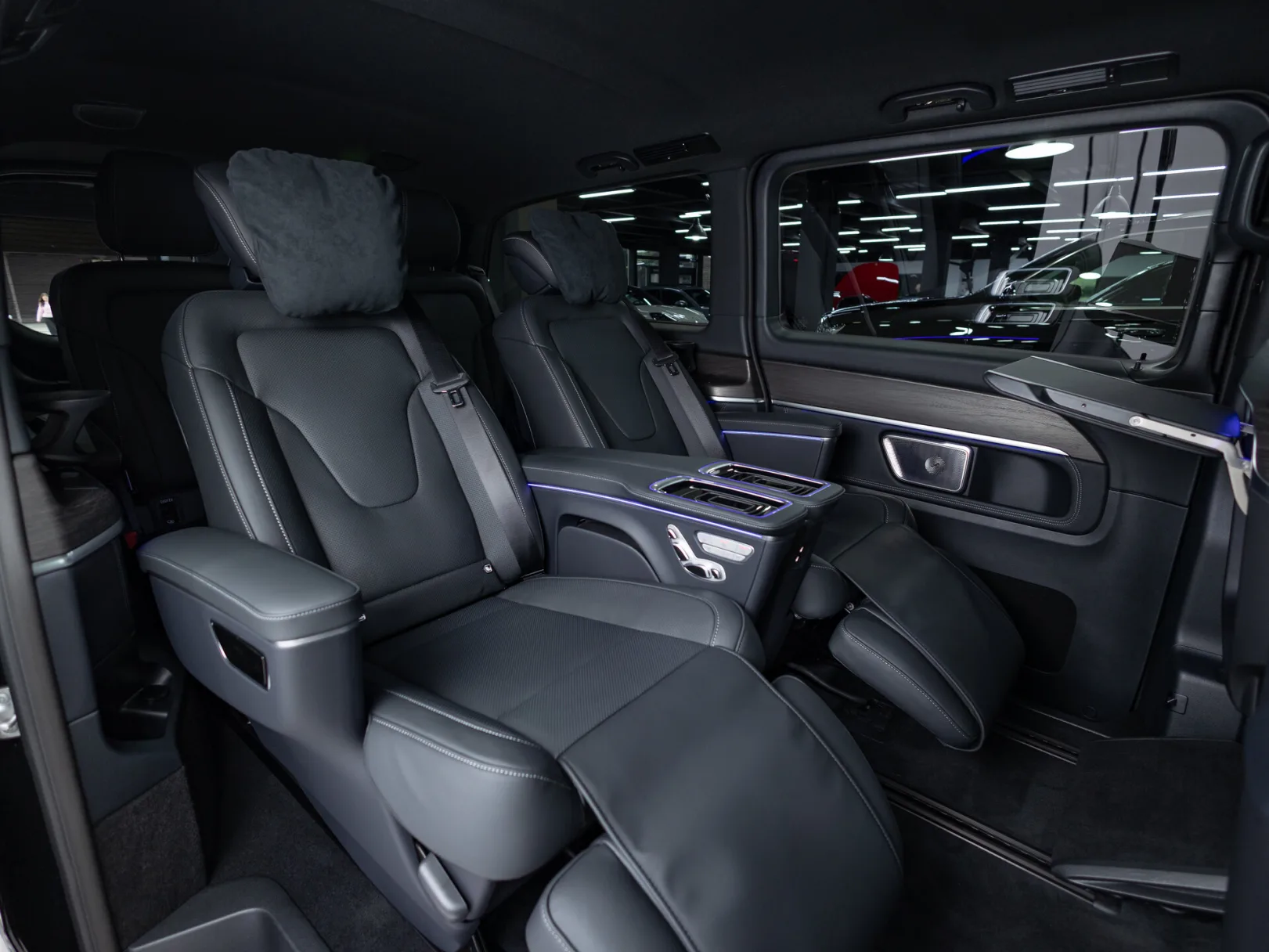 Mercedes-Benz V-Класс Avantgarde III (W447) Рестайлинг 2, 2025 — экстерьер, фото 35