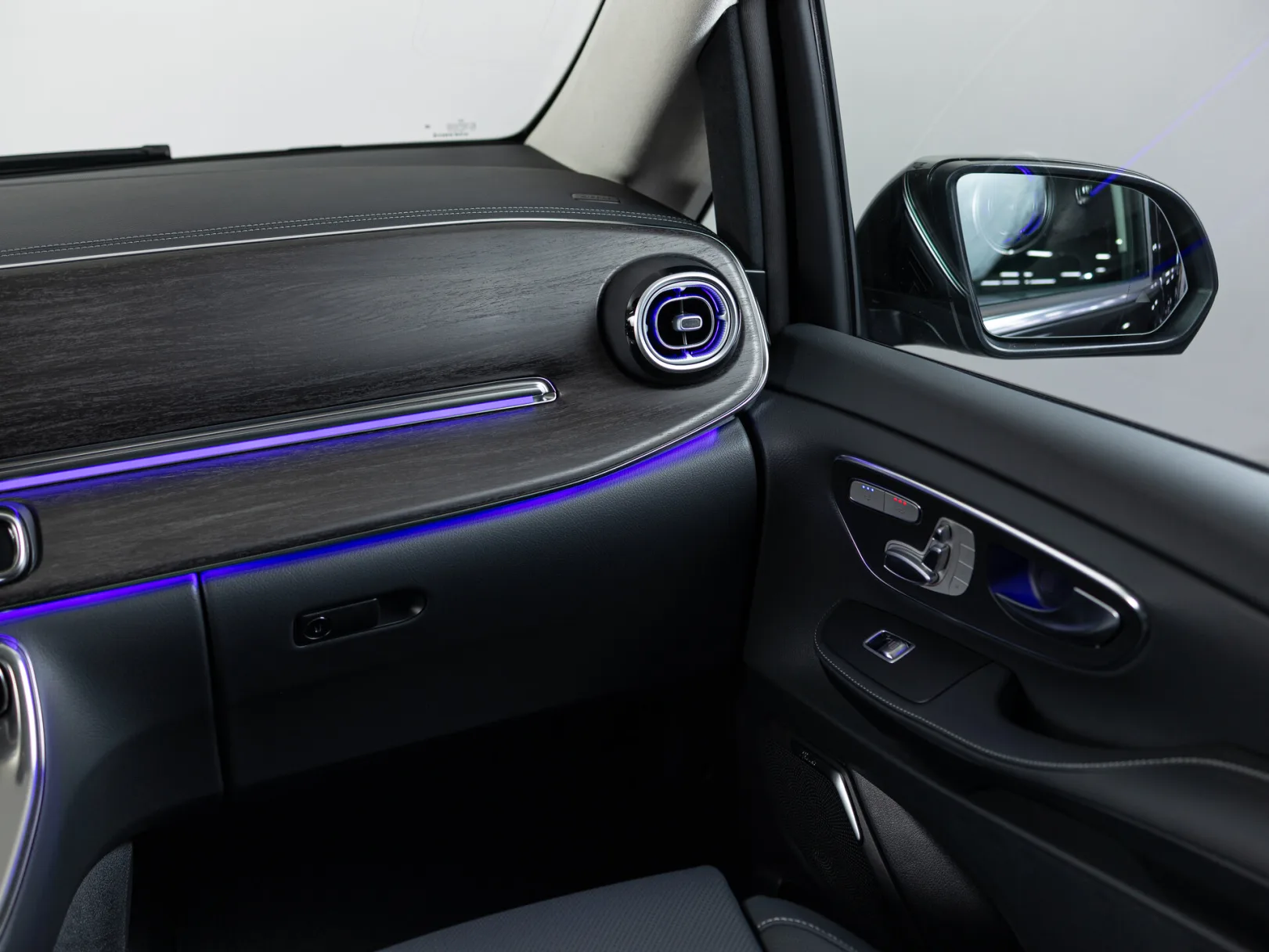 Mercedes-Benz V-Класс Exclusive III (W447) Рестайлинг 2, 2025 — экстерьер, фото 19