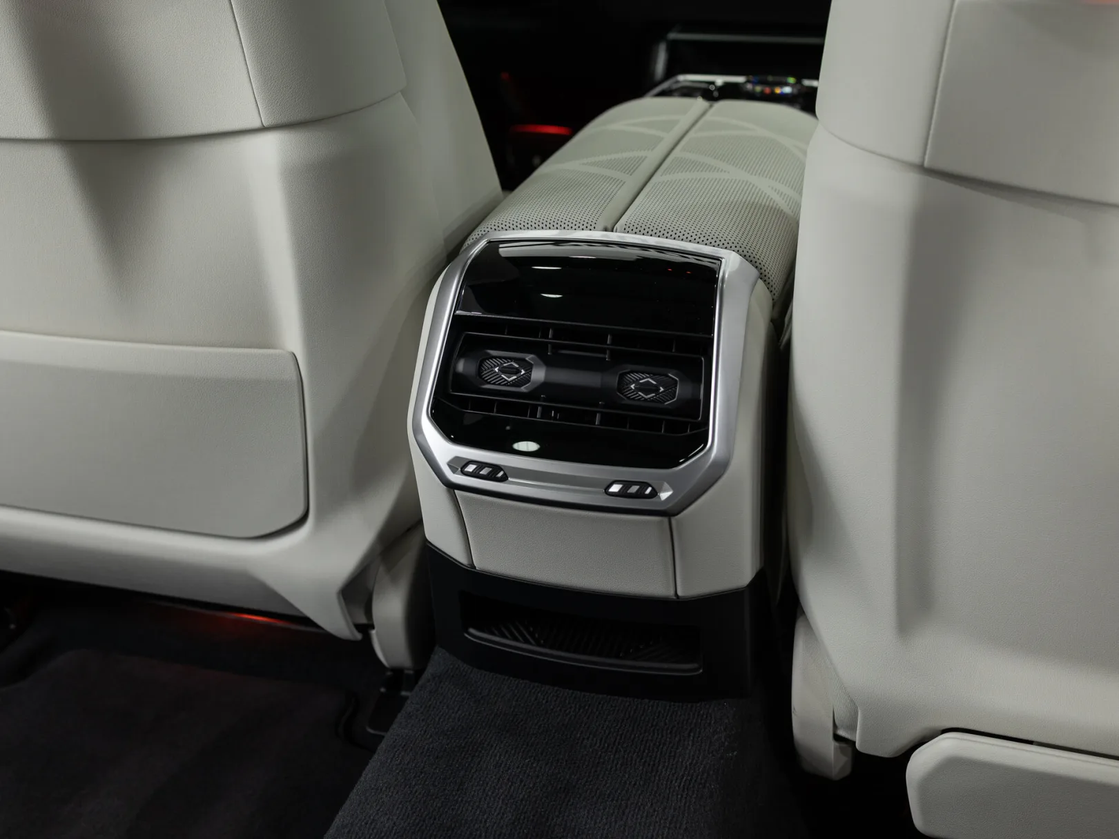 BMW 7 серии 740d xDrive M Sport Pro VII (G70), 2025 — экстерьер, фото 28