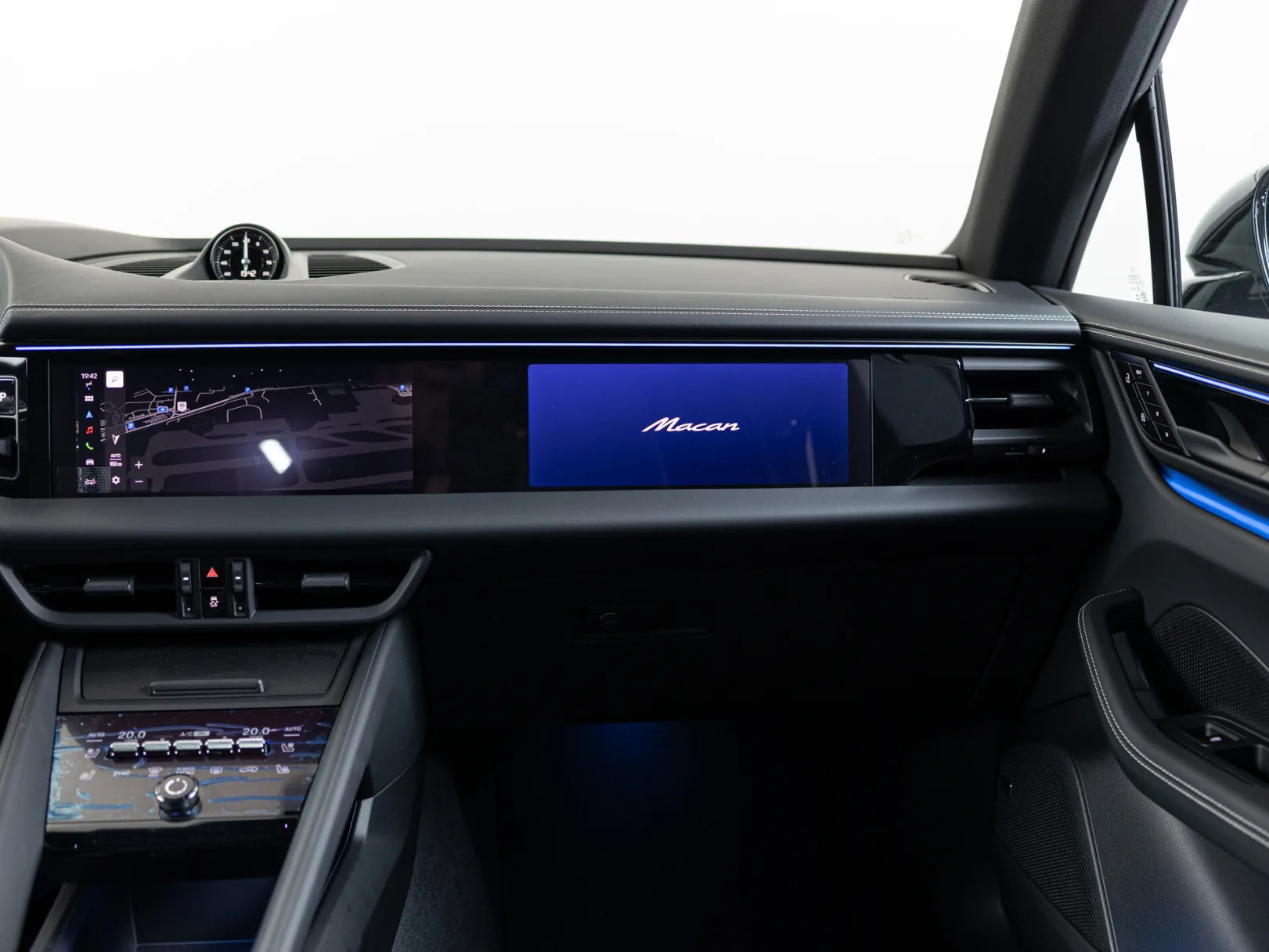Porsche Macan 4S Electric II, 2025 — экстерьер, фото 24