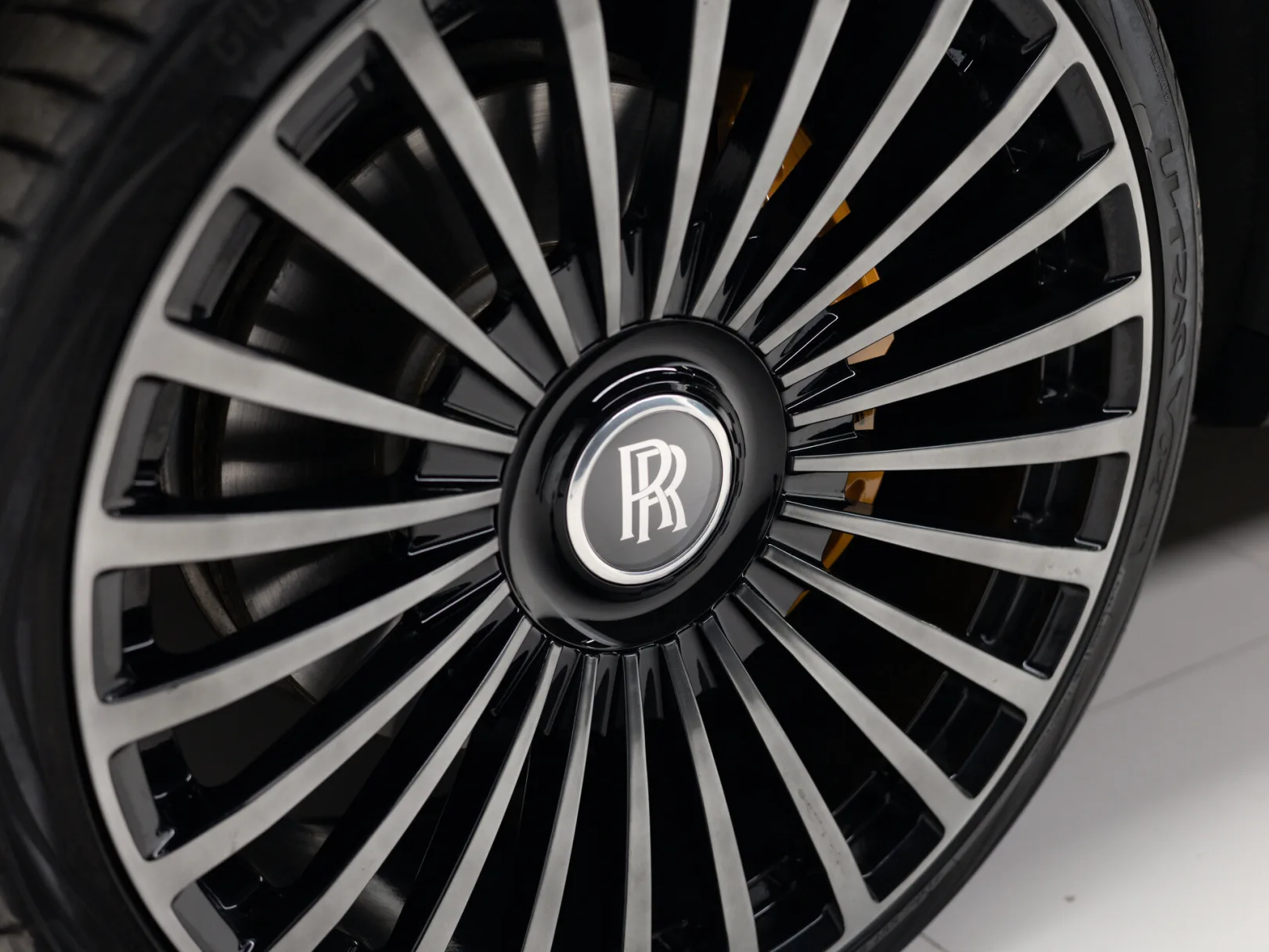 Rolls-Royce Cullinan Individual I (Series I), 2021 — экстерьер, фото 39