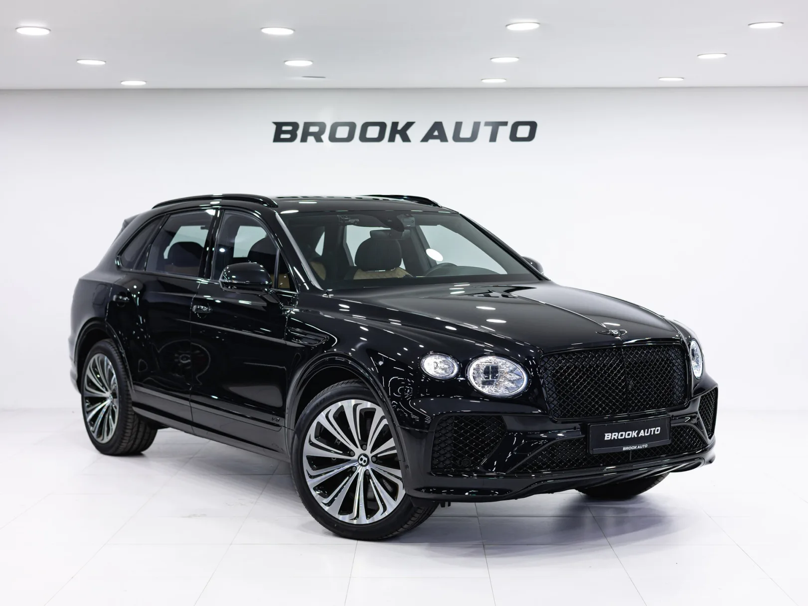 Bentley Bentayga Individual I Рестайлинг, 2022 — экстерьер, фото 3