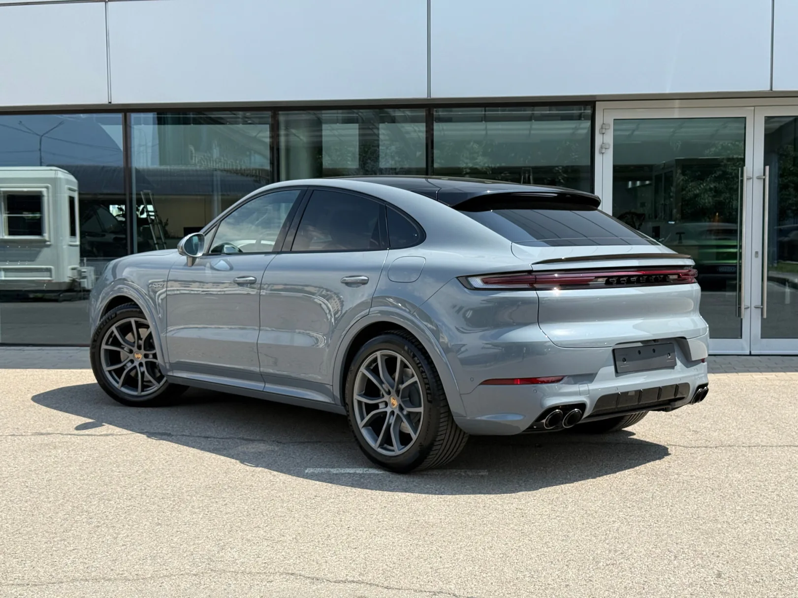 Porsche Cayenne E-Hybrid Coupé III Рестайлинг, 2026 — экстерьер, фото 6