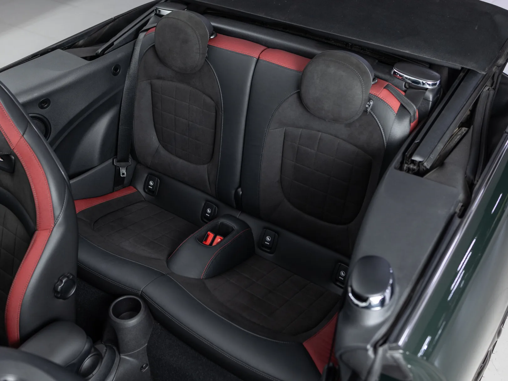 Mini Cabrio JCW III Рестайлинг, 2019 — экстерьер, фото 31