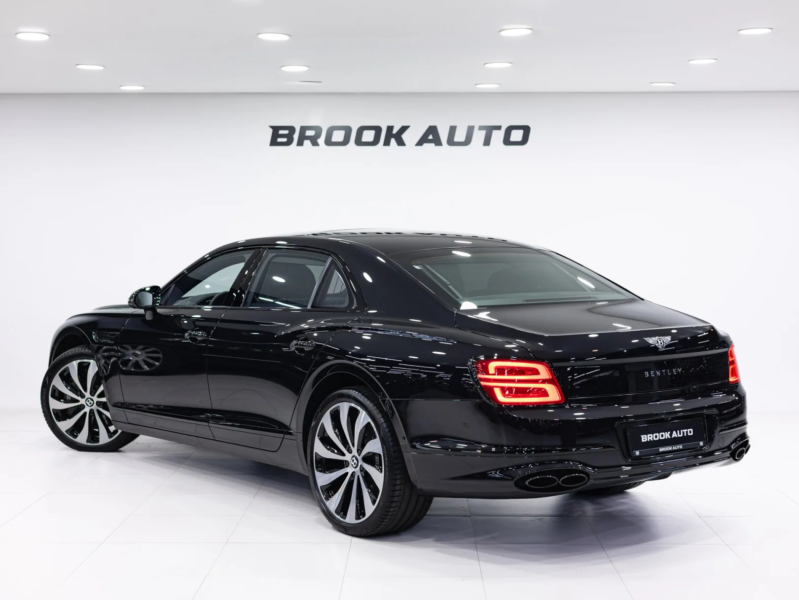 Bentley Flying Spur Individual III, 2021 — экстерьер, фото 6