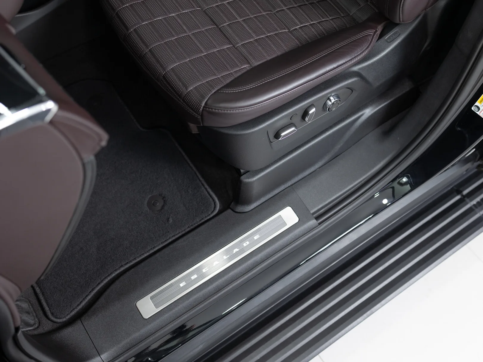 Cadillac Escalade Premium Luxury Platinum V, 2023 — экстерьер, фото 12