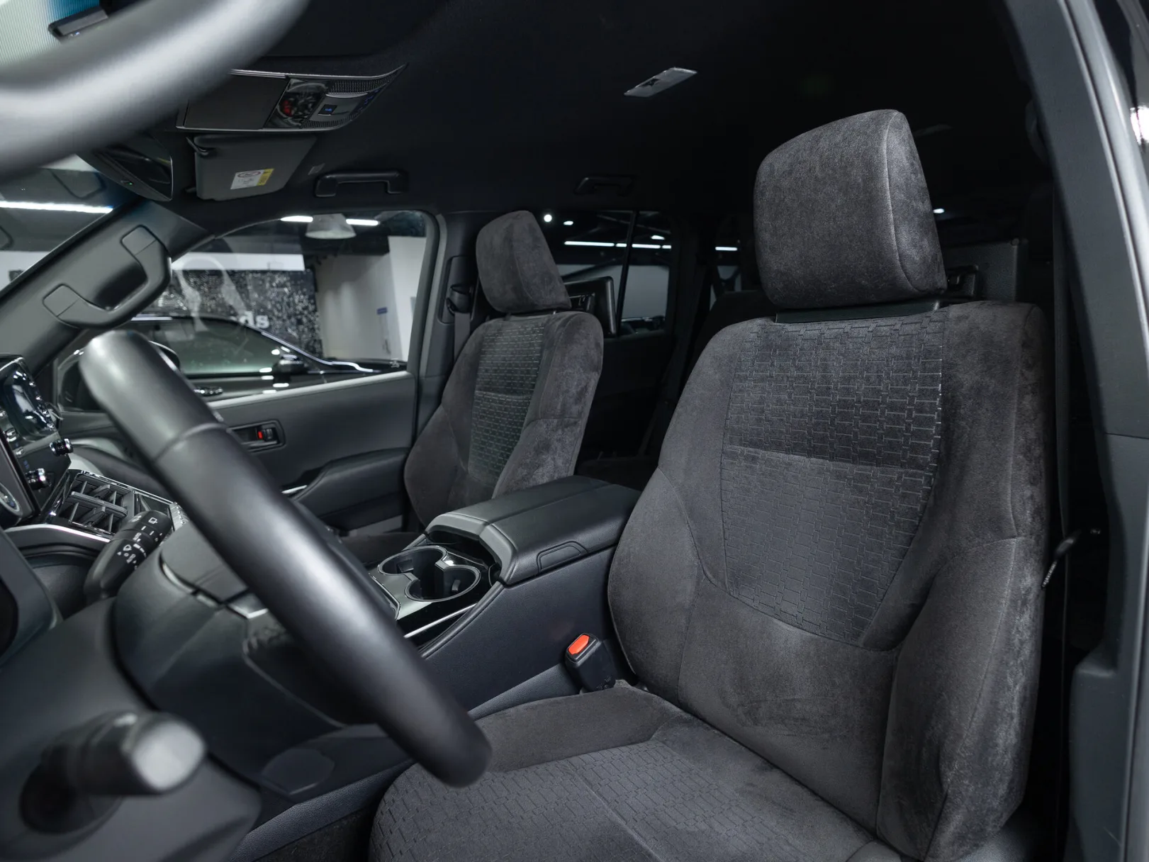 Toyota Land Cruiser GXR 300 Series, 2022 — экстерьер, фото 10