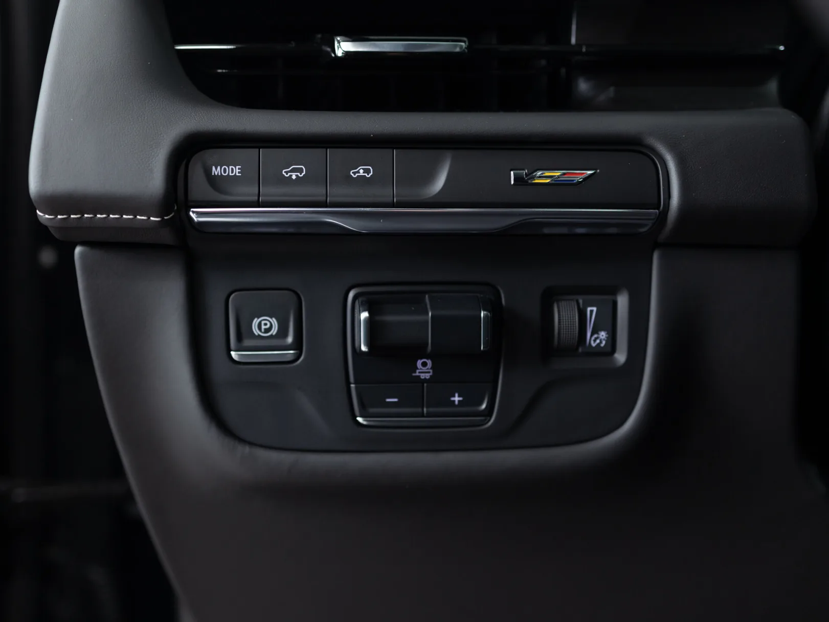 Cadillac Escalade-V V-series I, 2024 — экстерьер, фото 14