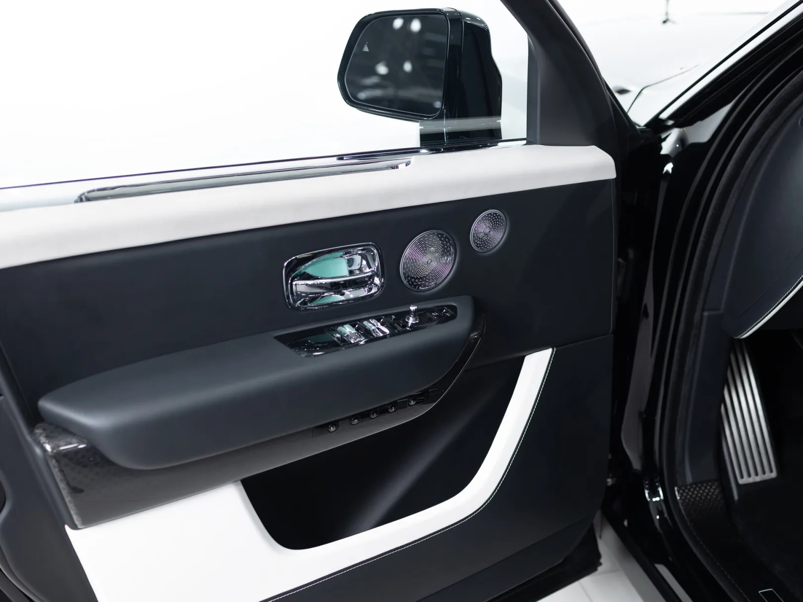 Rolls-Royce Cullinan I (Series I), 2021 — экстерьер, фото 8
