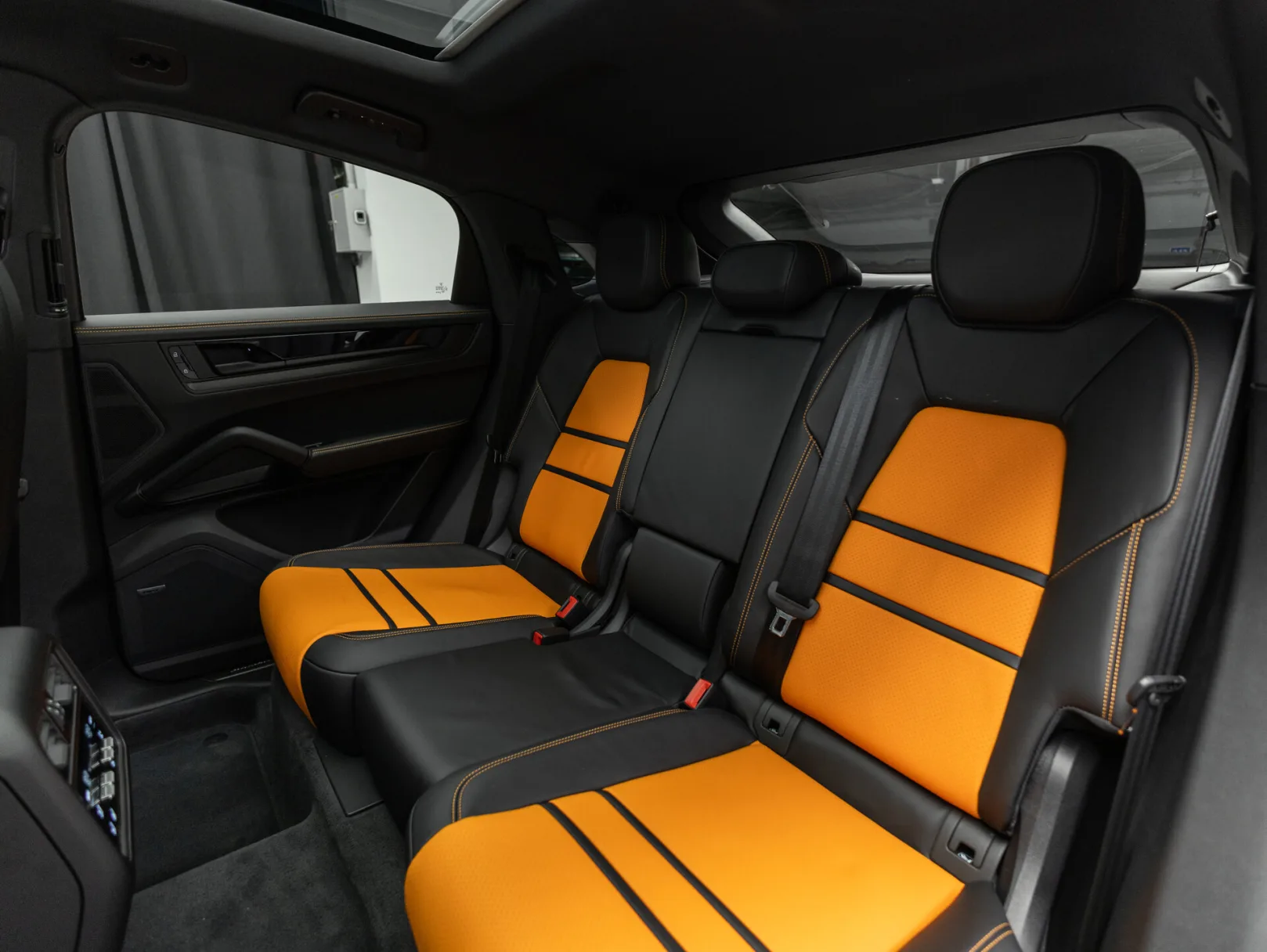 Porsche Cayenne E-Hybrid Coupé III Рестайлинг, 2026 — экстерьер, фото 32