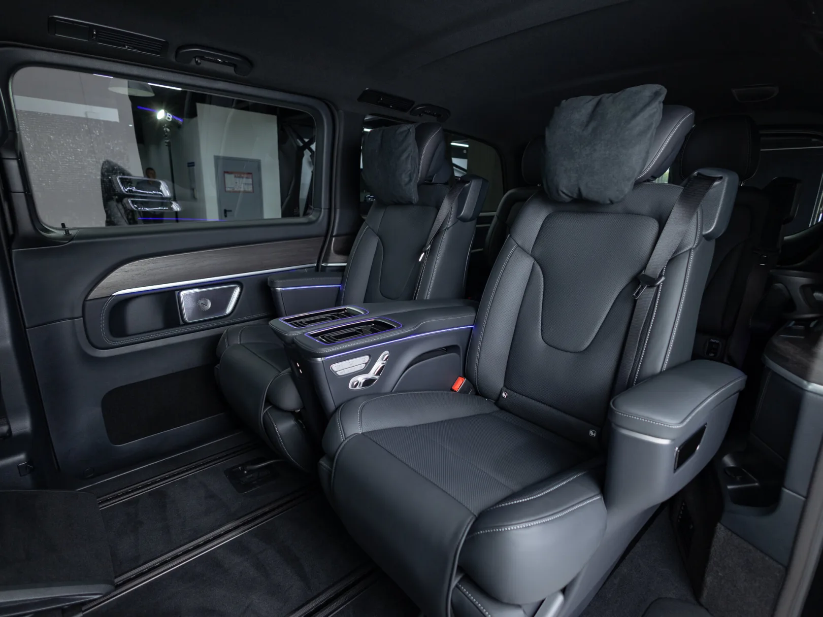 Mercedes-Benz V-Класс Avantgarde III (W447) Рестайлинг 2, 2025 — экстерьер, фото 31