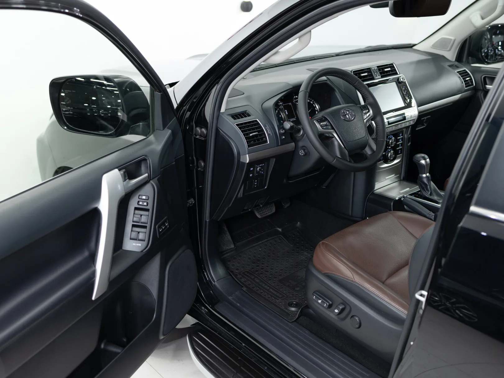 Toyota Land Cruiser Prado Люкс Safety 150 Series Рестайлинг 2, 2019 — экстерьер, фото 7