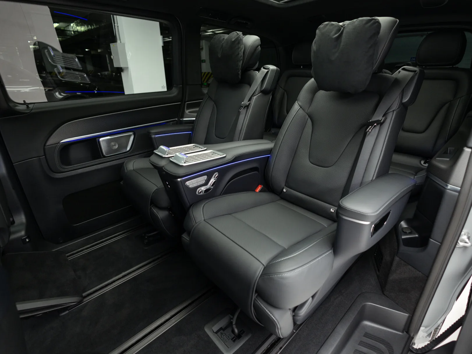 Mercedes-Benz V-Класс Exclusive AMG Line III (W447) Рестайлинг 2, 2026 — экстерьер, фото 33