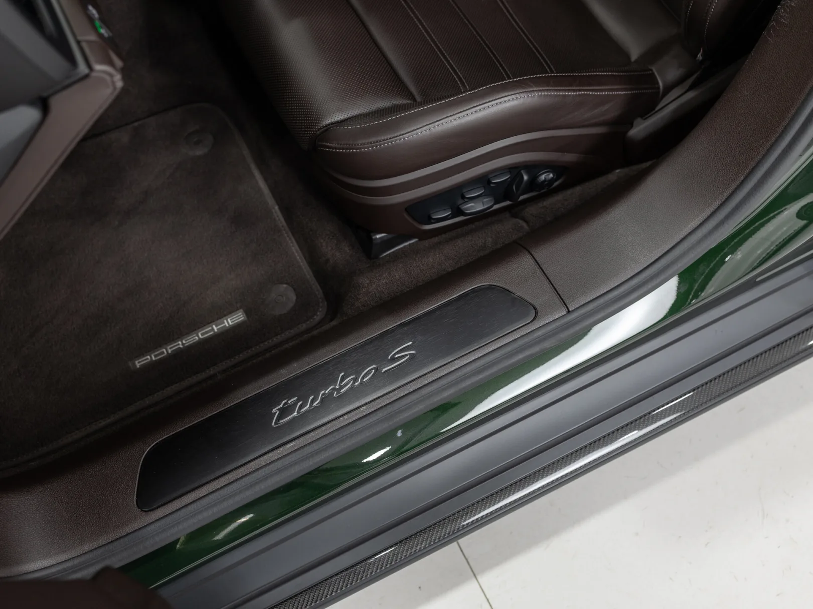 Porsche Panamera Turbo S E-Hybrid III, 2024 — экстерьер, фото 14