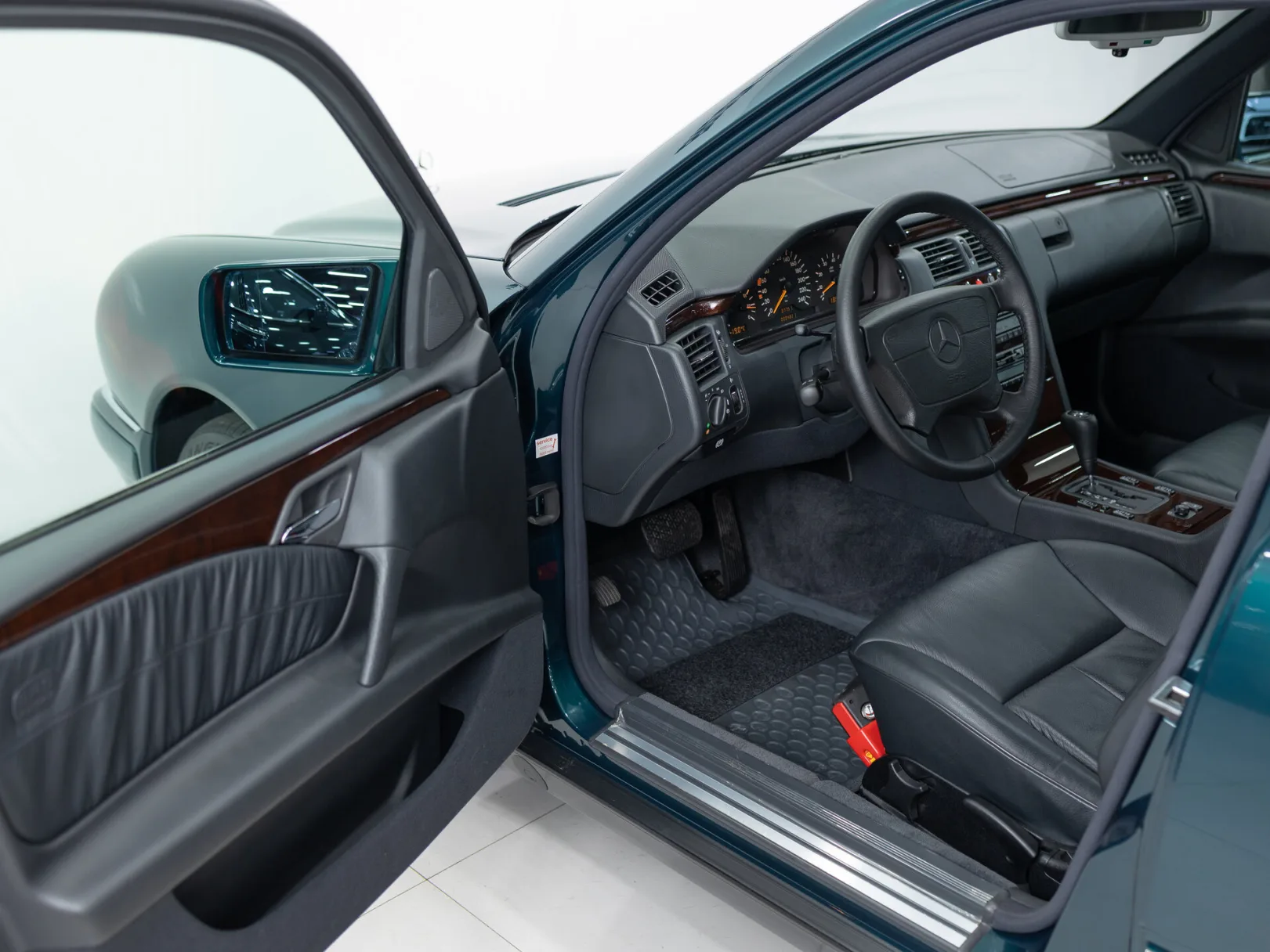 Mercedes-Benz E-Класс II (W210, S210), 1996 — экстерьер, фото 7