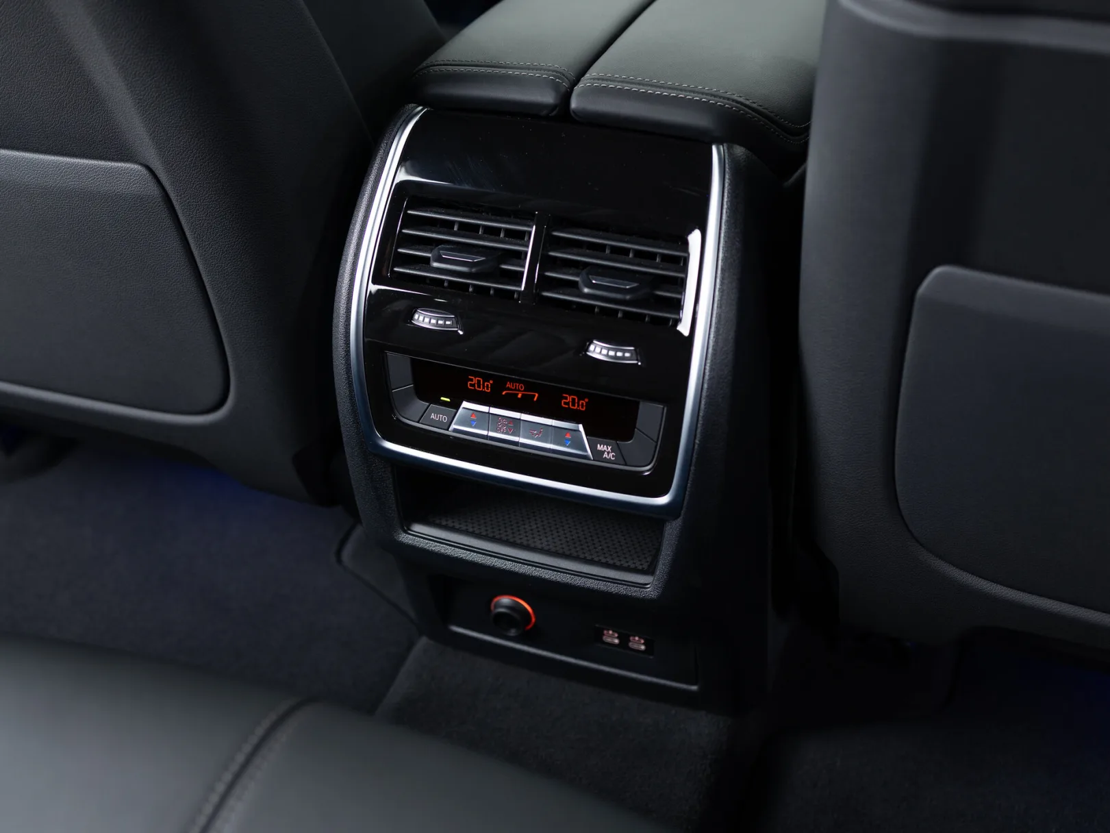 BMW X5 M60i IV (G05/G18) Рестайлинг, 2024 — экстерьер, фото 26