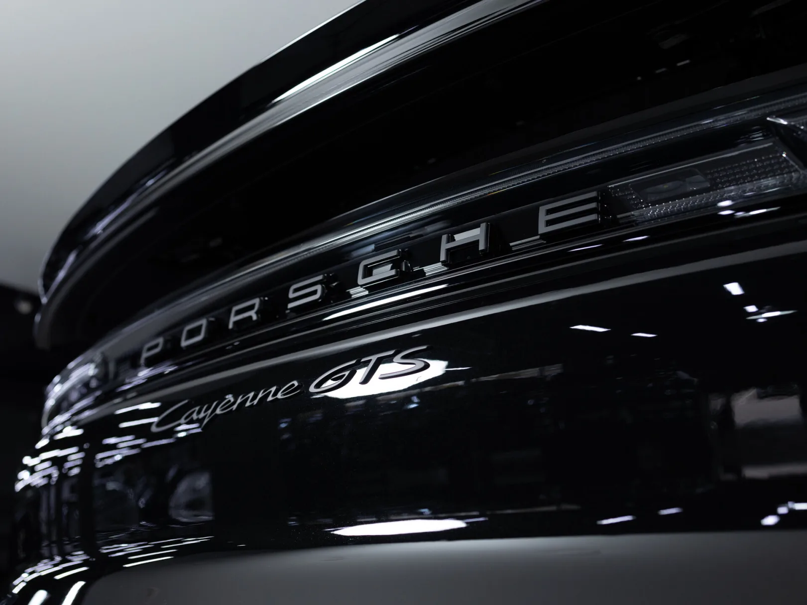 Porsche Cayenne GTS Coupé III Рестайлинг, 2024 — экстерьер, фото 34