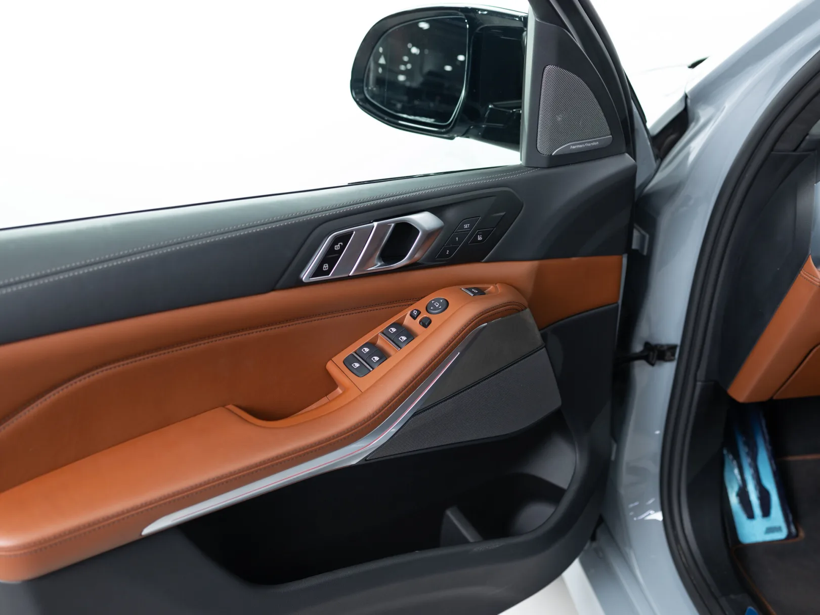 BMW X5 M60i Sport Pro IV (G05/G18) Рестайлинг, 2023 — экстерьер, фото 8