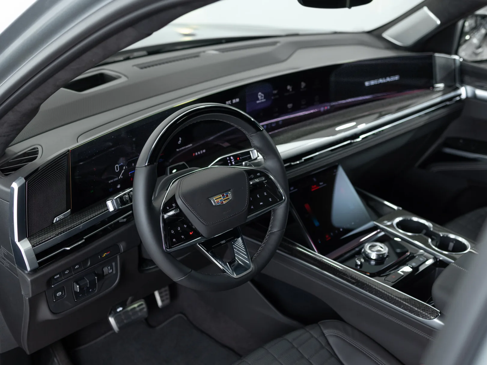 Cadillac Escalade-V V-series I Рестайлинг, 2025 — экстерьер, фото 9