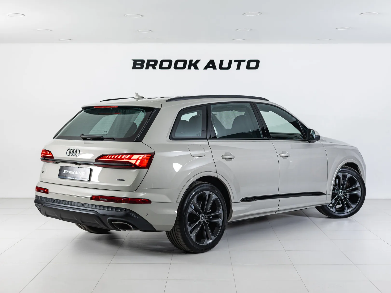Audi Q7 55 TFSI quattro tiptronic II (4M) Рестайлинг 2, 2024 — экстерьер, фото 6
