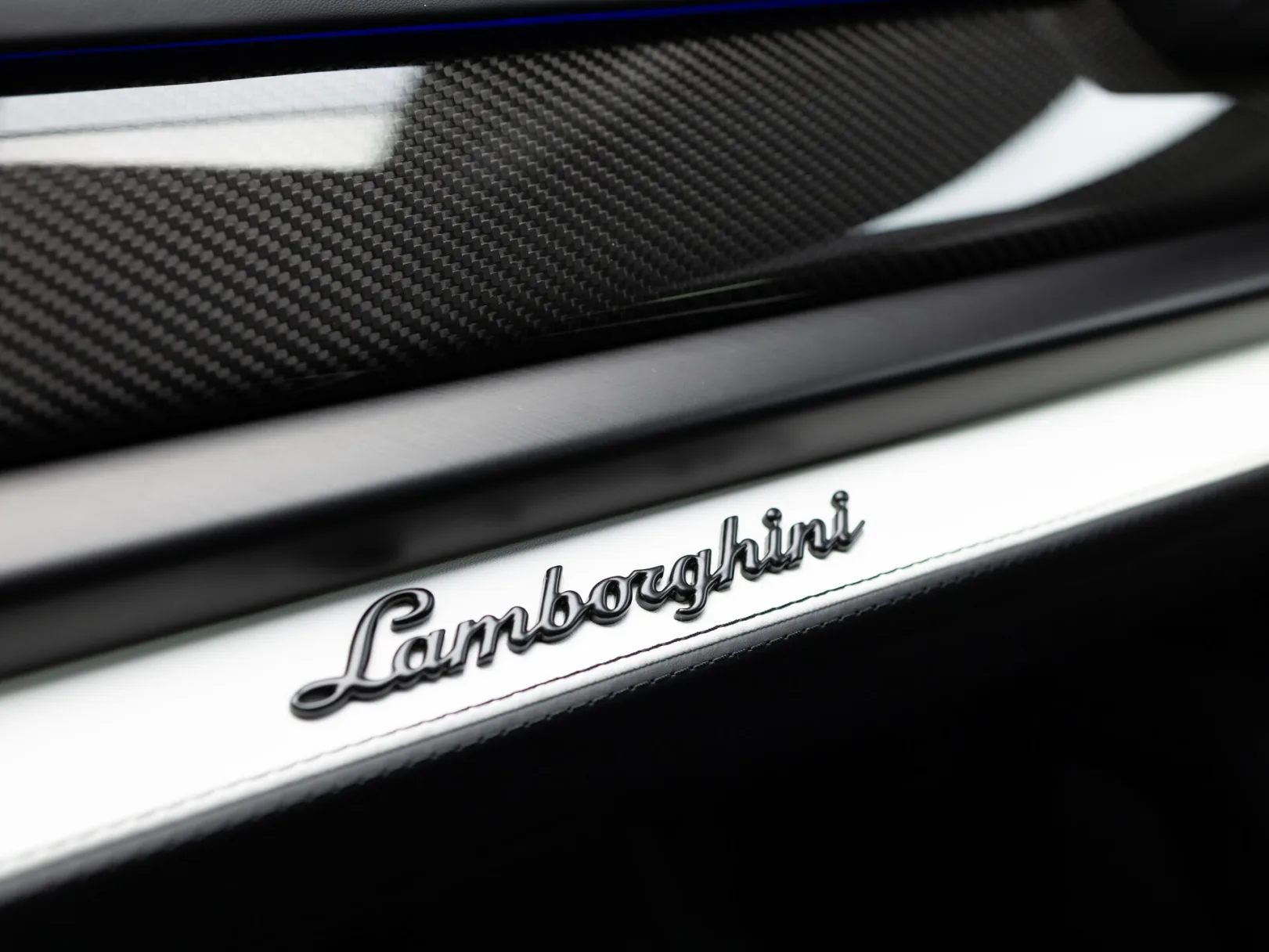 Lamborghini Urus SE I Рестайлинг, 2025 — экстерьер, фото 24