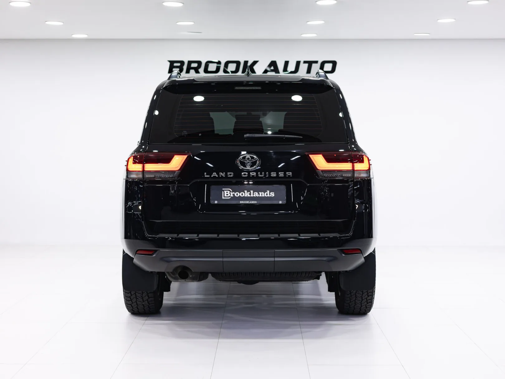 Toyota Land Cruiser GXR 300 Series, 2022 — экстерьер, фото 5