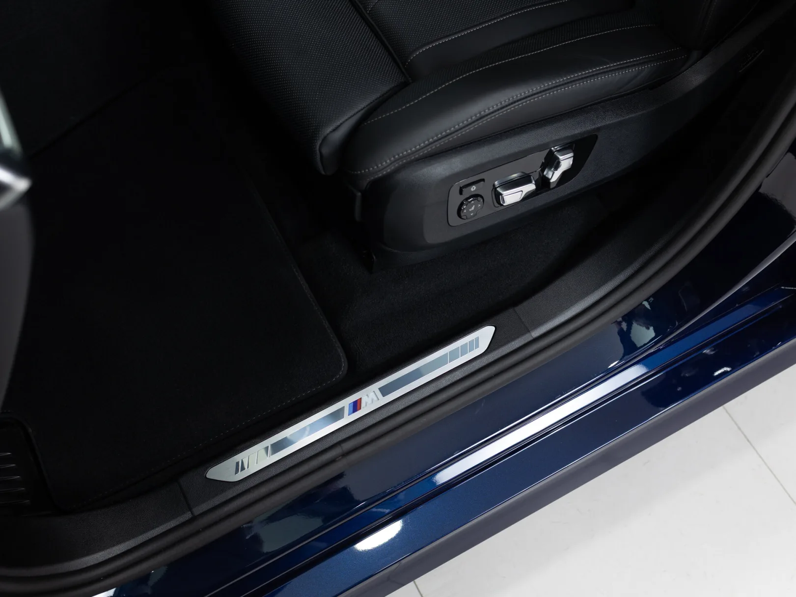 BMW X7 xDrive40d M Sport Pro I (G07) Рестайлинг, 2025 — экстерьер, фото 11