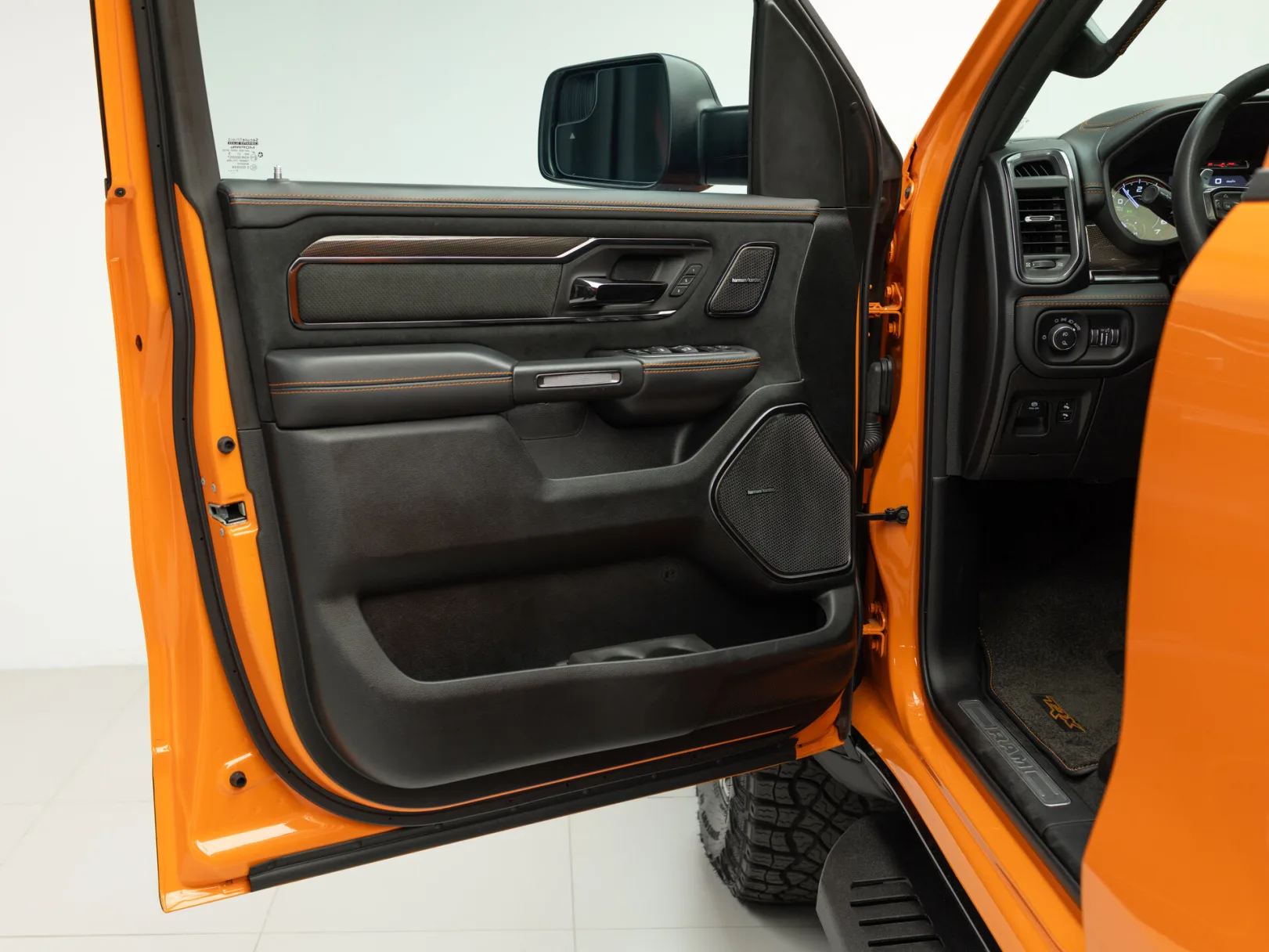Ram 1500 TRX V, 2021 — экстерьер, фото 8