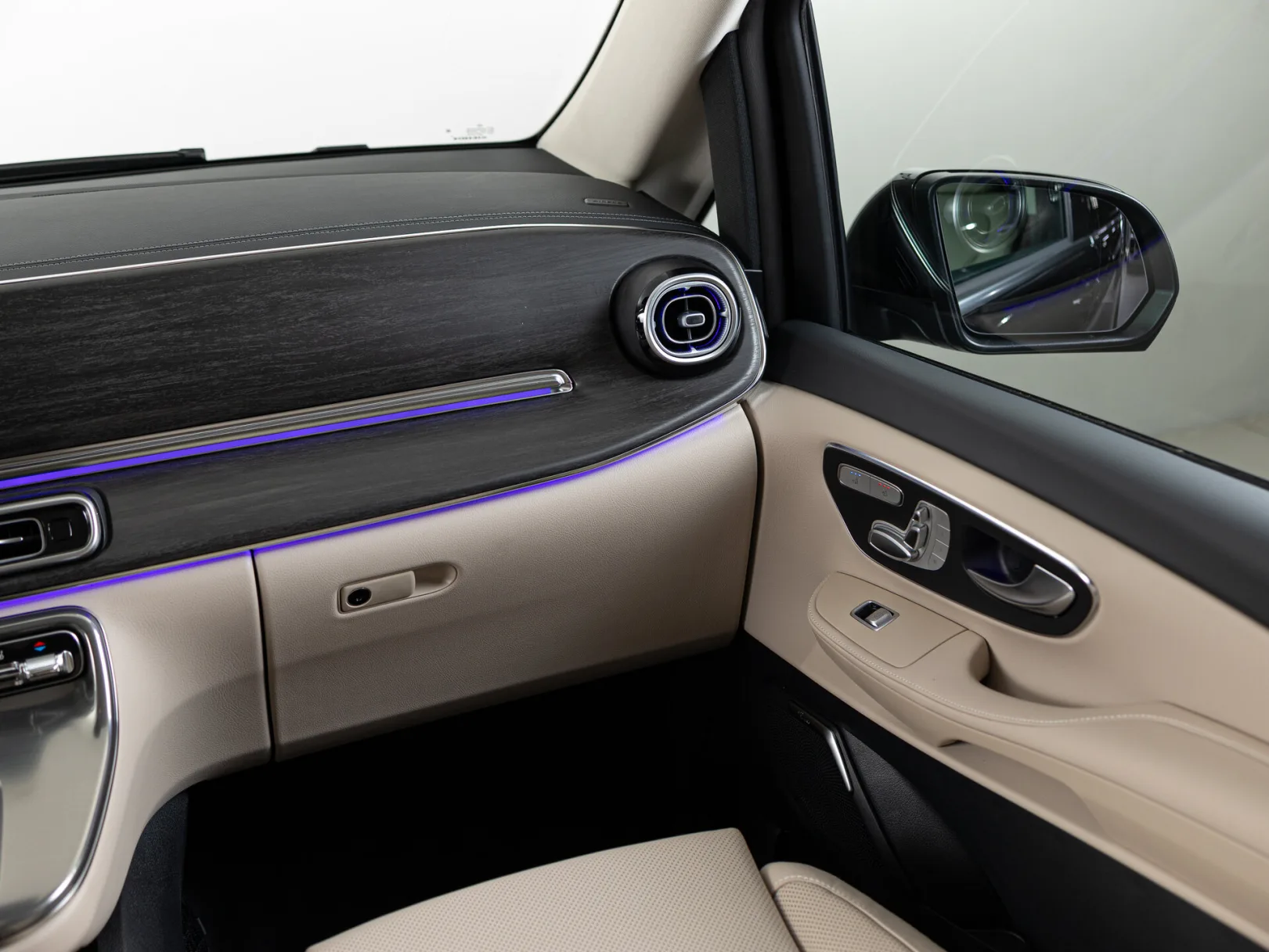 Mercedes-Benz V-Класс Exclusive III (W447) Рестайлинг 2, 2026 — экстерьер, фото 21