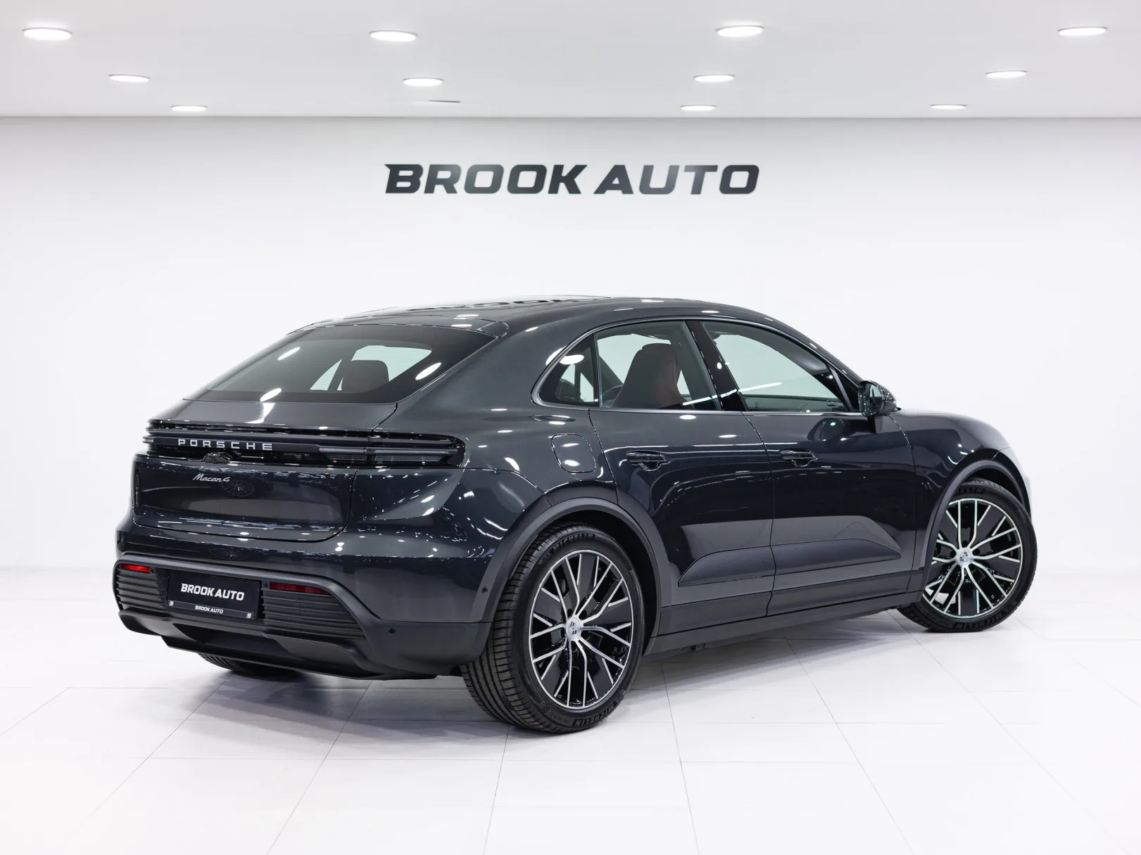 Porsche Macan 4 Electric II, 2025 — экстерьер, фото 4