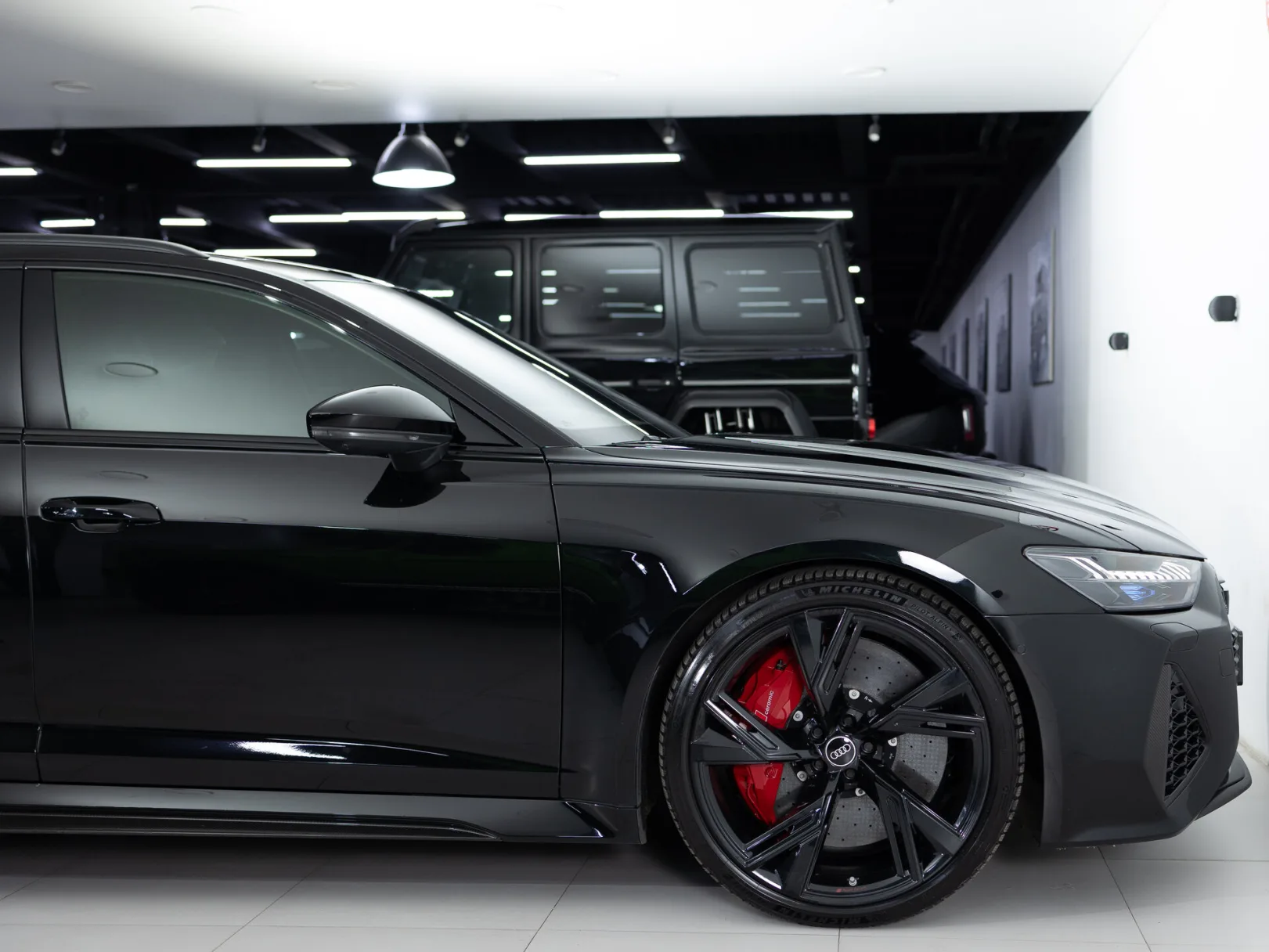 Audi RS 6 TFSI quattro IV (C8), 2022 — экстерьер, фото 37