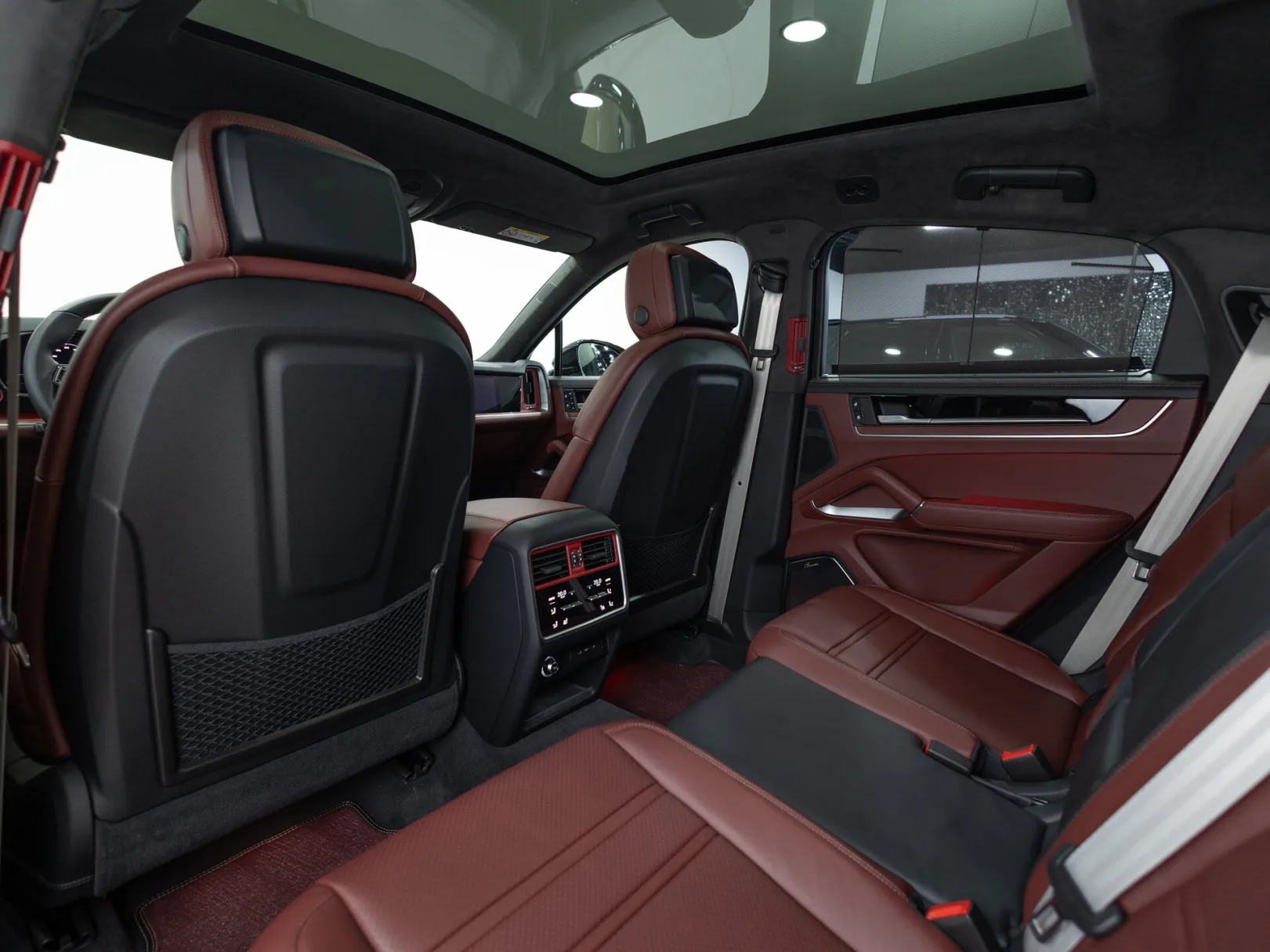 Porsche Cayenne GTS Coupé III Рестайлинг, 2025 — экстерьер, фото 32