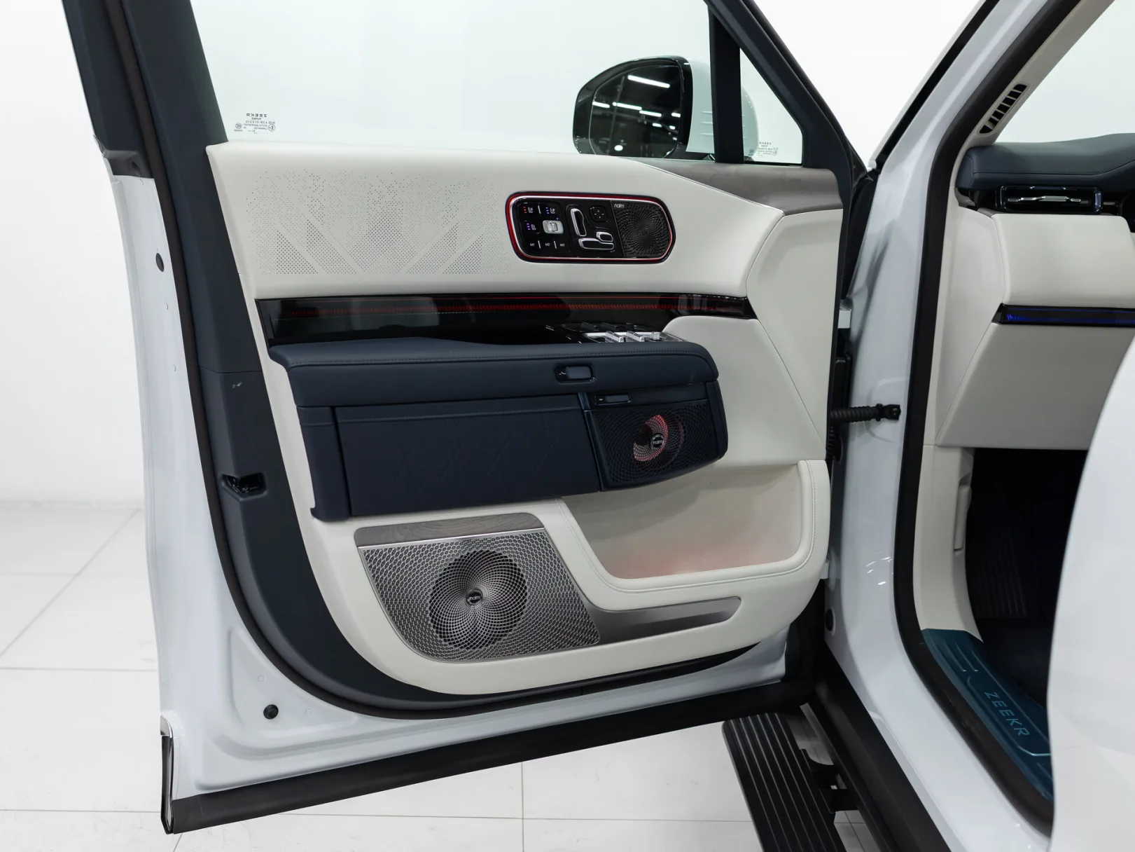 Zeekr 9X Ultra (6 seats) I, 2025 — экстерьер, фото 8