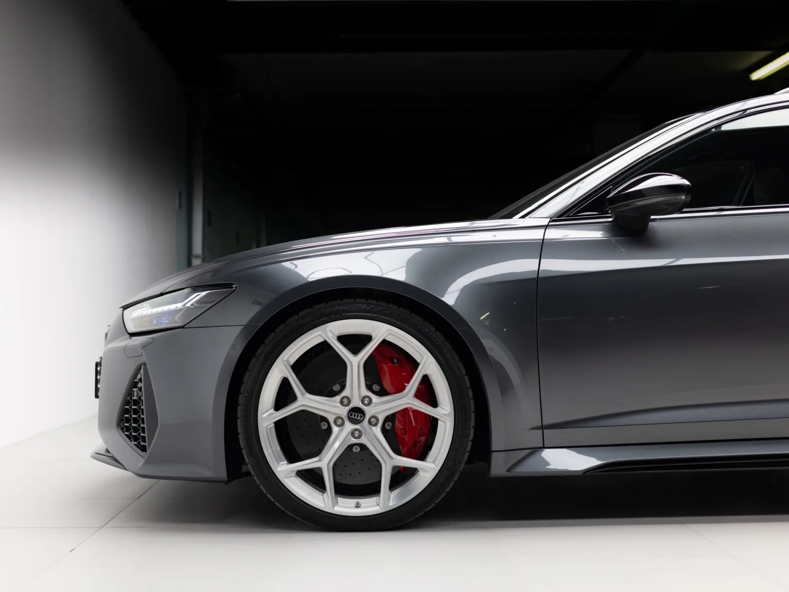 Audi RS 6 RS6 Avant performance IV (C8), 2025 — экстерьер, фото 38