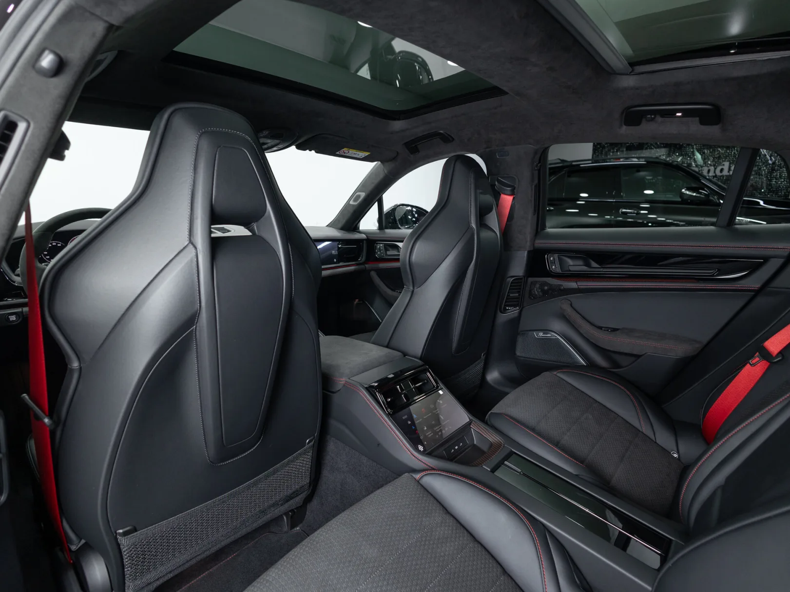 Porsche Panamera GTS III, 2025 — экстерьер, фото 29