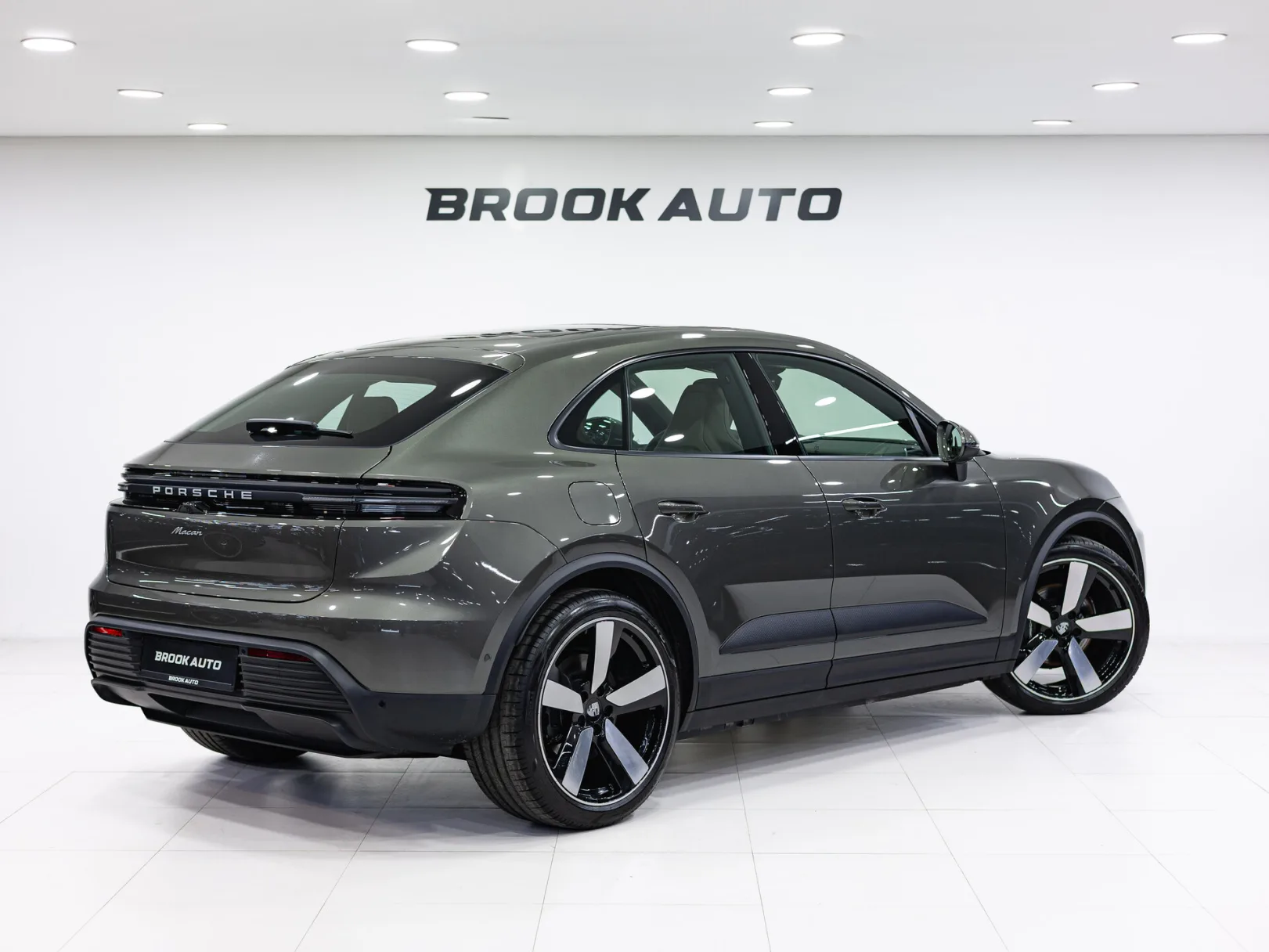 Porsche Macan Electric II, 2025 — экстерьер, фото 4