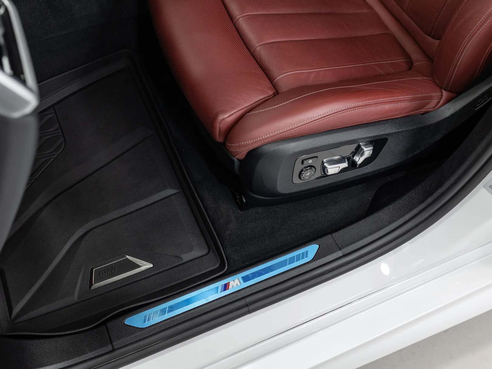 BMW X6 xDrive40i M Sport Pro III (G06), 2020 — экстерьер, фото 12