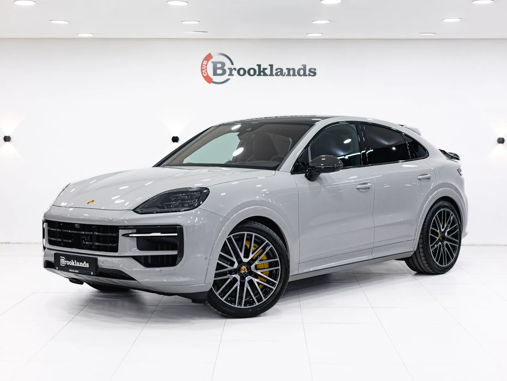 Porsche Cayenne GTS Coupé III Рестайлинг, 2024 — экстерьер, фото 1