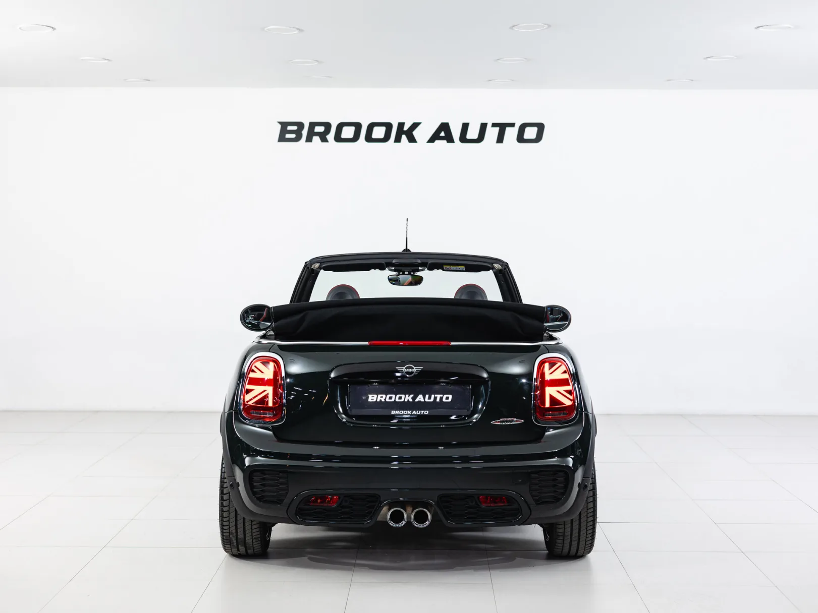 Mini Cabrio JCW III Рестайлинг, 2019 — экстерьер, фото 9
