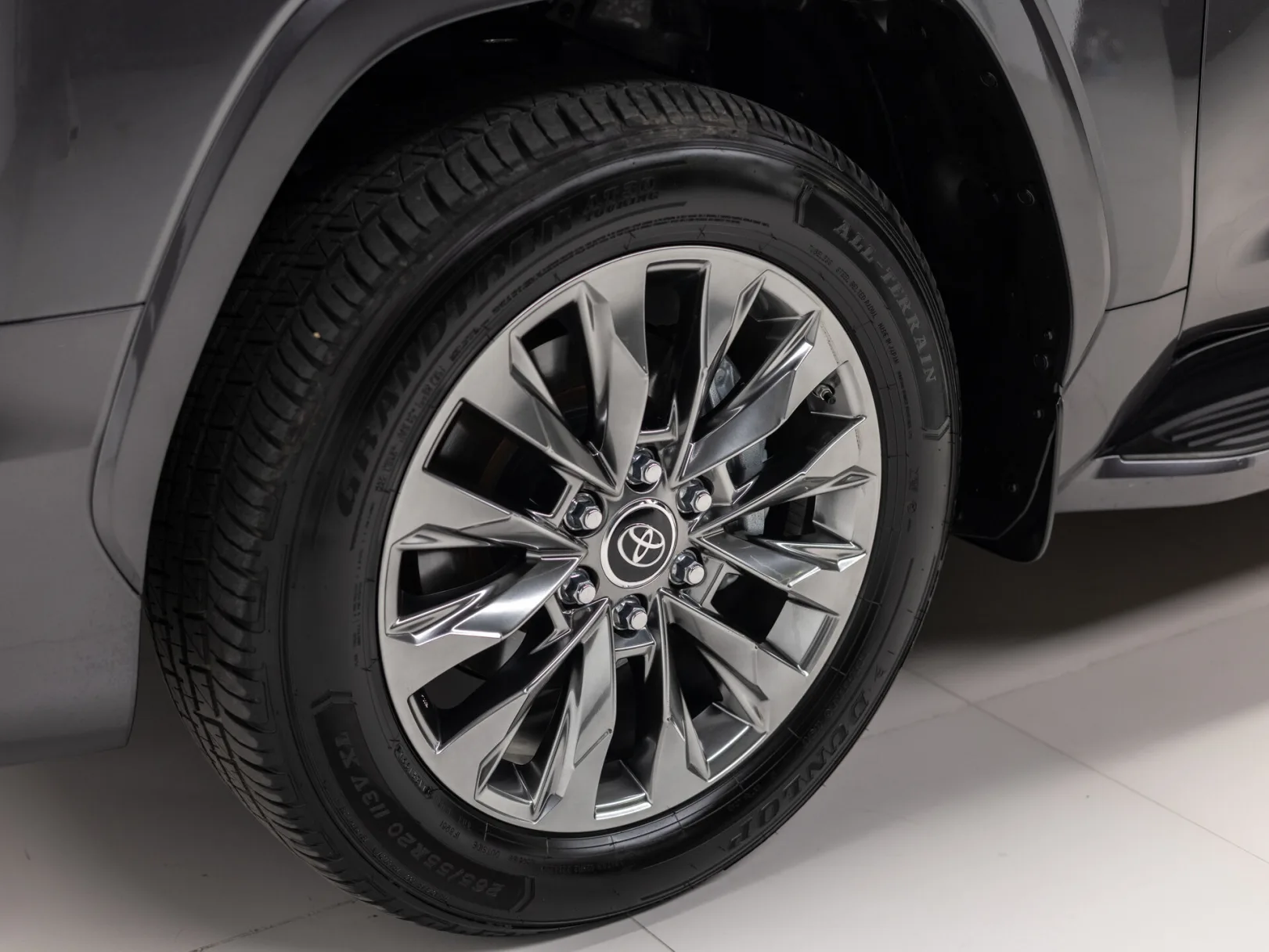 Toyota Land Cruiser Премиум Плюс 300 Series, 2024 — экстерьер, фото 39