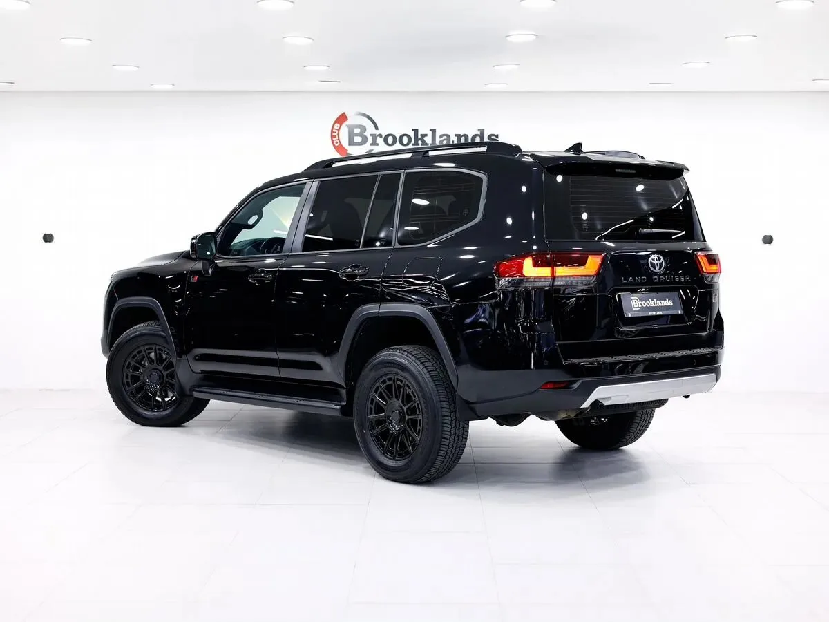 Toyota Land Cruiser 300 Series, 2021 — экстерьер, фото 4